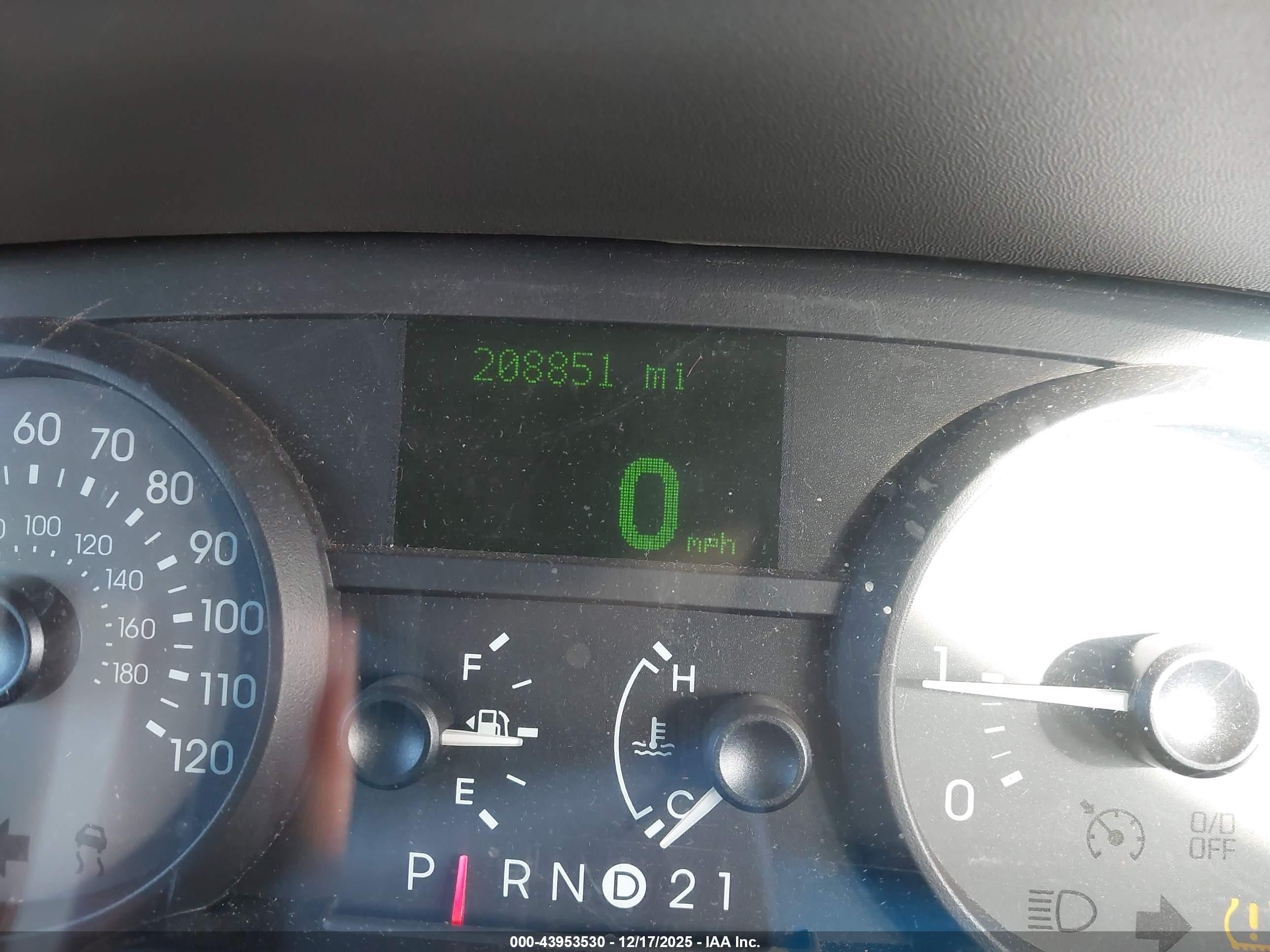 2010 Mercury Grand Marquis Ls (fleet Only) Белый vin: 2MEBM7FV0AX600625