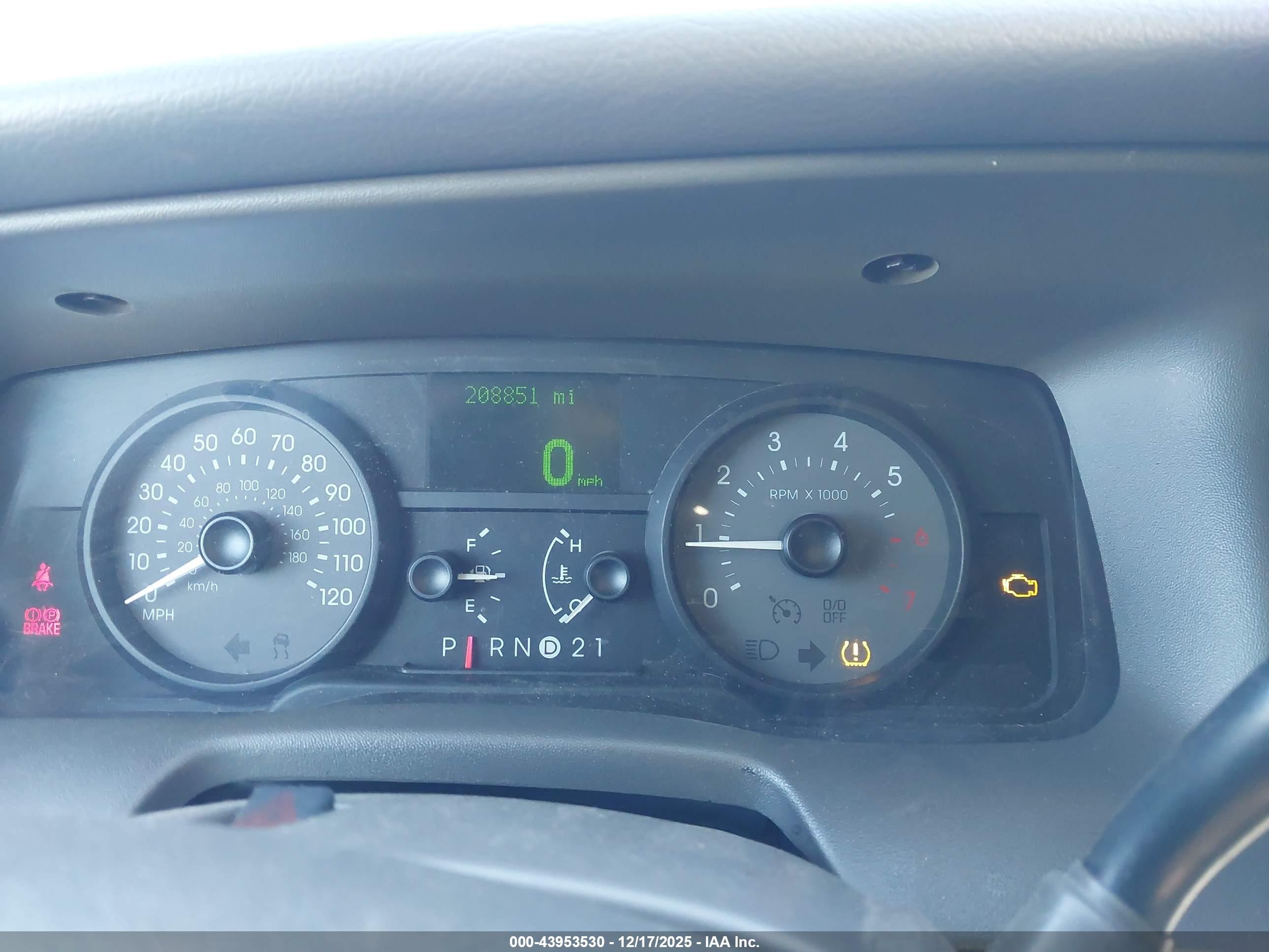 2010 Mercury Grand Marquis Ls (fleet Only) Белый vin: 2MEBM7FV0AX600625