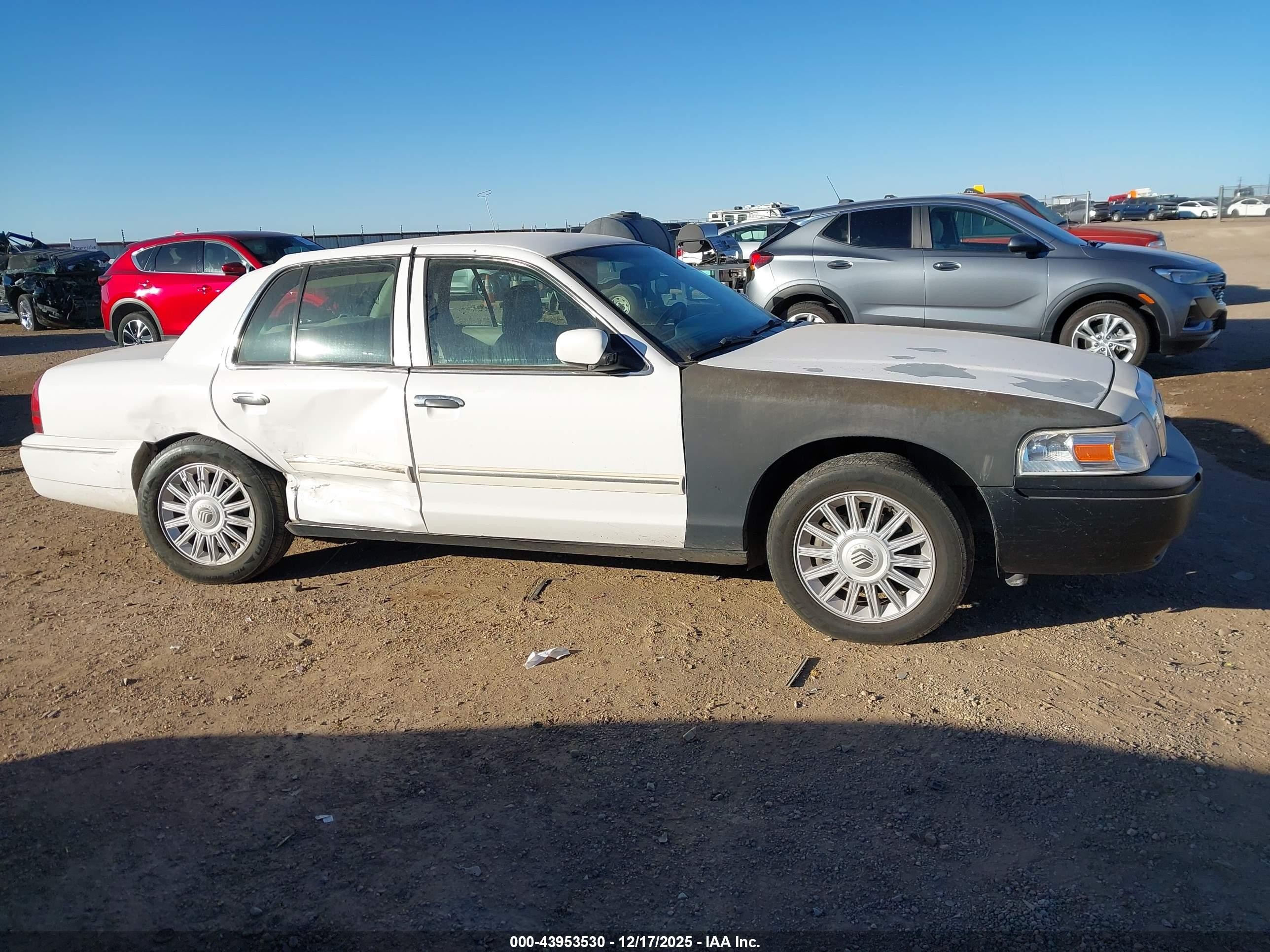 2010 Mercury Grand Marquis Ls (fleet Only) Белый vin: 2MEBM7FV0AX600625