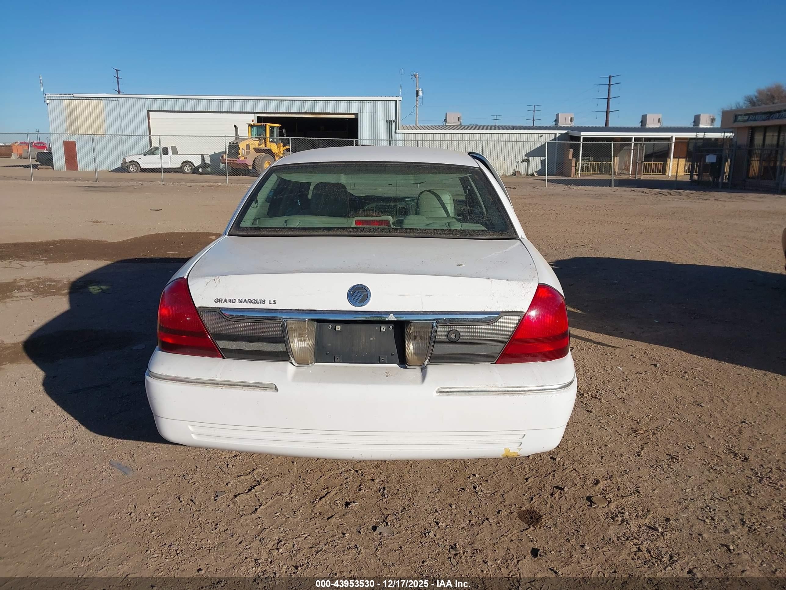 2010 Mercury Grand Marquis Ls (fleet Only) Белый vin: 2MEBM7FV0AX600625