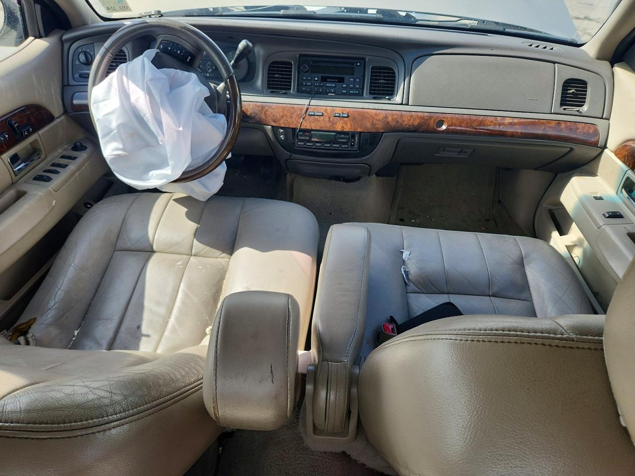 2010 Mercury Grand Marquis Ls Silver vin: 2MEBM7FV0AX602293