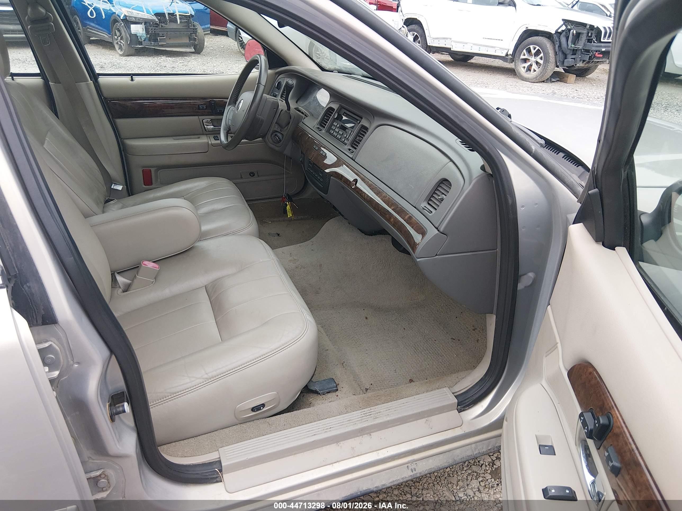 2010 Mercury Grand Marquis Ls (fleet Only) Серебряный vin: 2MEBM7FV1AX633438