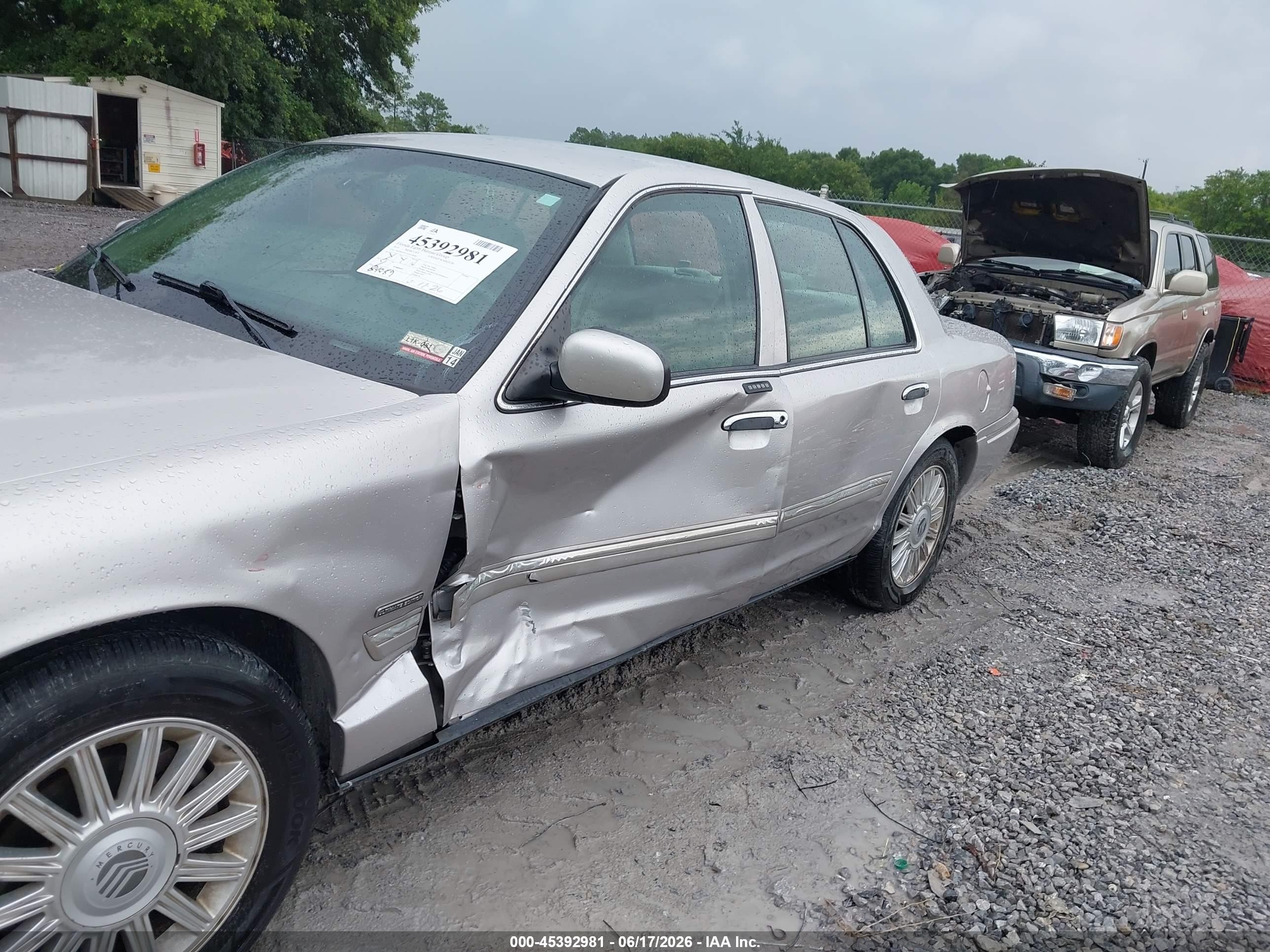 2010 Mercury Grand Marquis Ls (fleet Only) Серебряный vin: 2MEBM7FV1AX634640