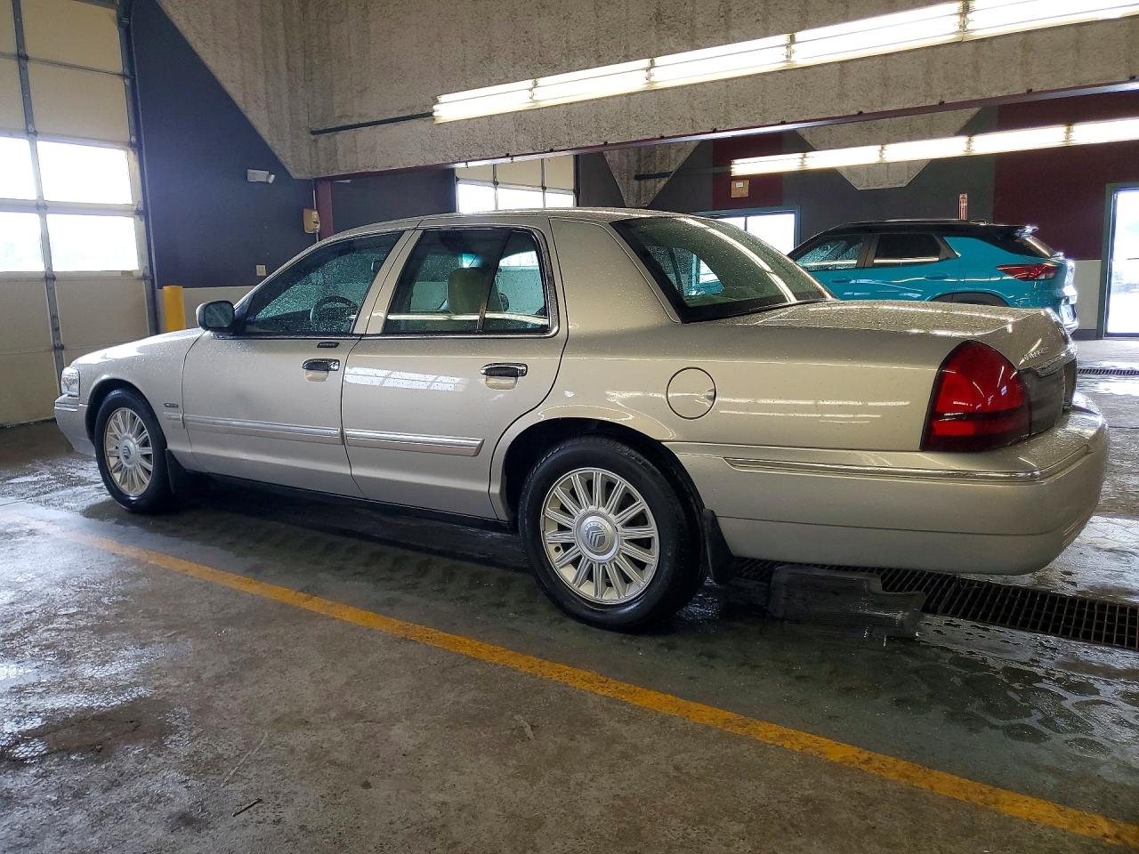 2010 Mercury Grand Marquis Ls Silver vin: 2MEBM7FV2AX600867