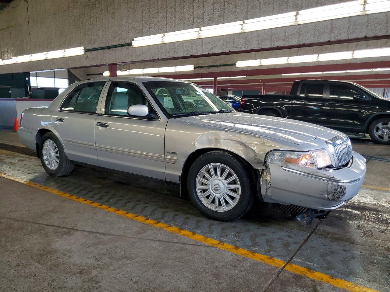 2010 Mercury Grand Marquis Ls Silver vin: 2MEBM7FV2AX600867