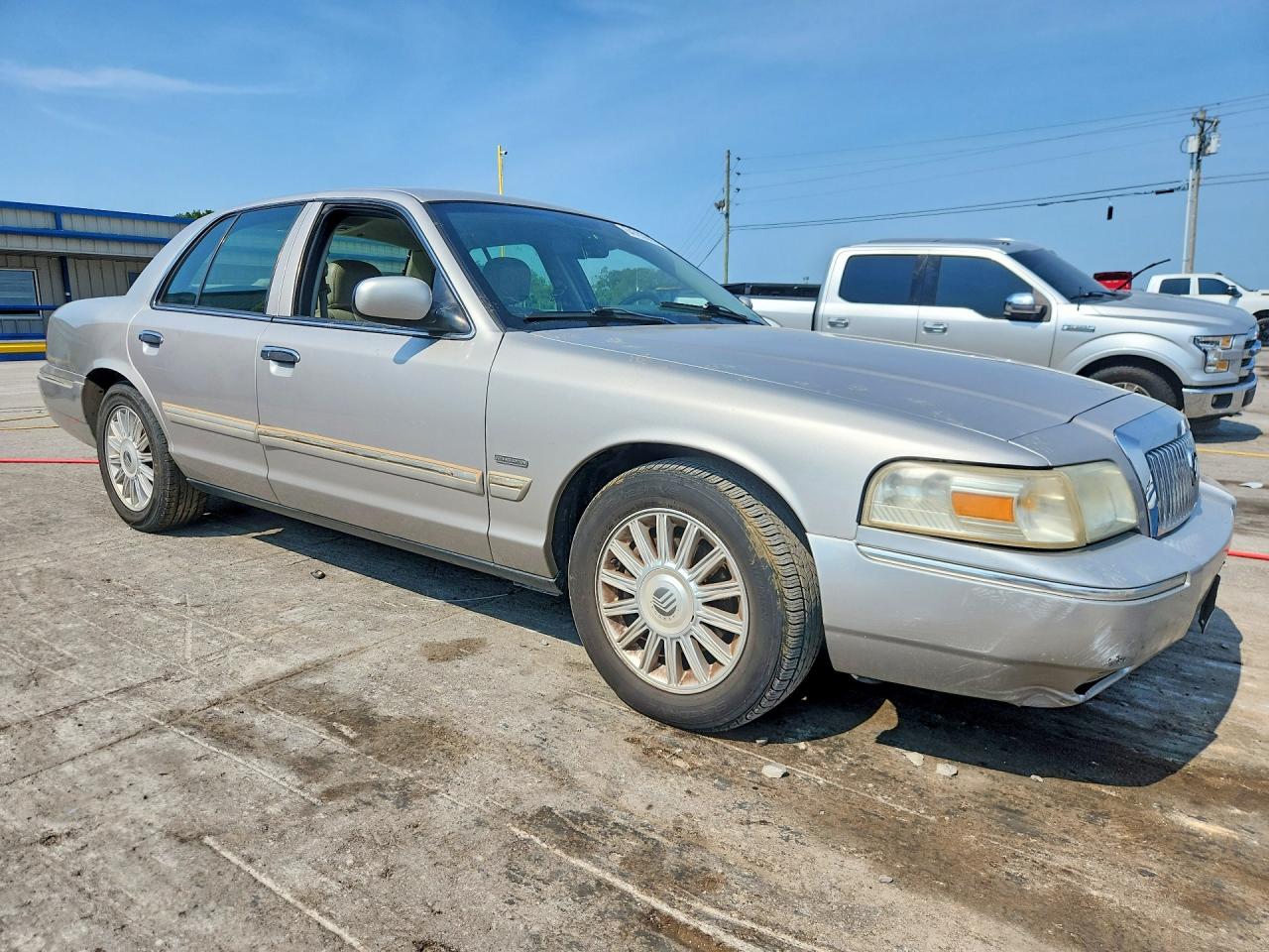2010 Mercury Grand Marquis Ls Silver vin: 2MEBM7FV2AX636994