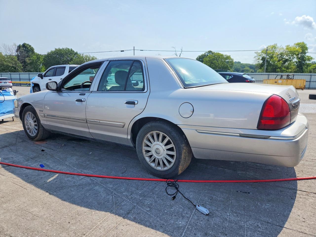 2010 Mercury Grand Marquis Ls Silver vin: 2MEBM7FV2AX636994