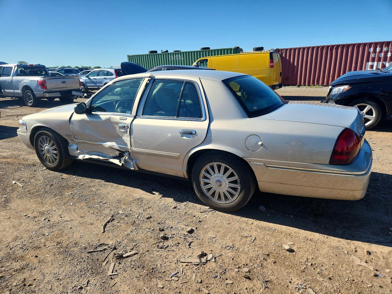 2011 Mercury Grand Marquis Ls Silver vin: 2MEBM7FV2BX610137
