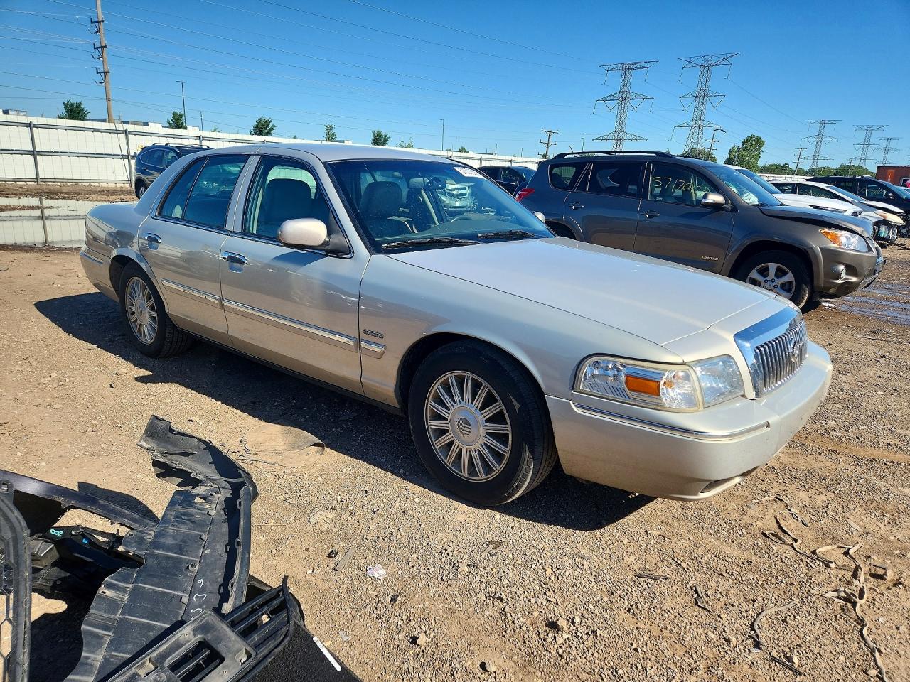 2011 Mercury Grand Marquis Ls Silver vin: 2MEBM7FV2BX610137