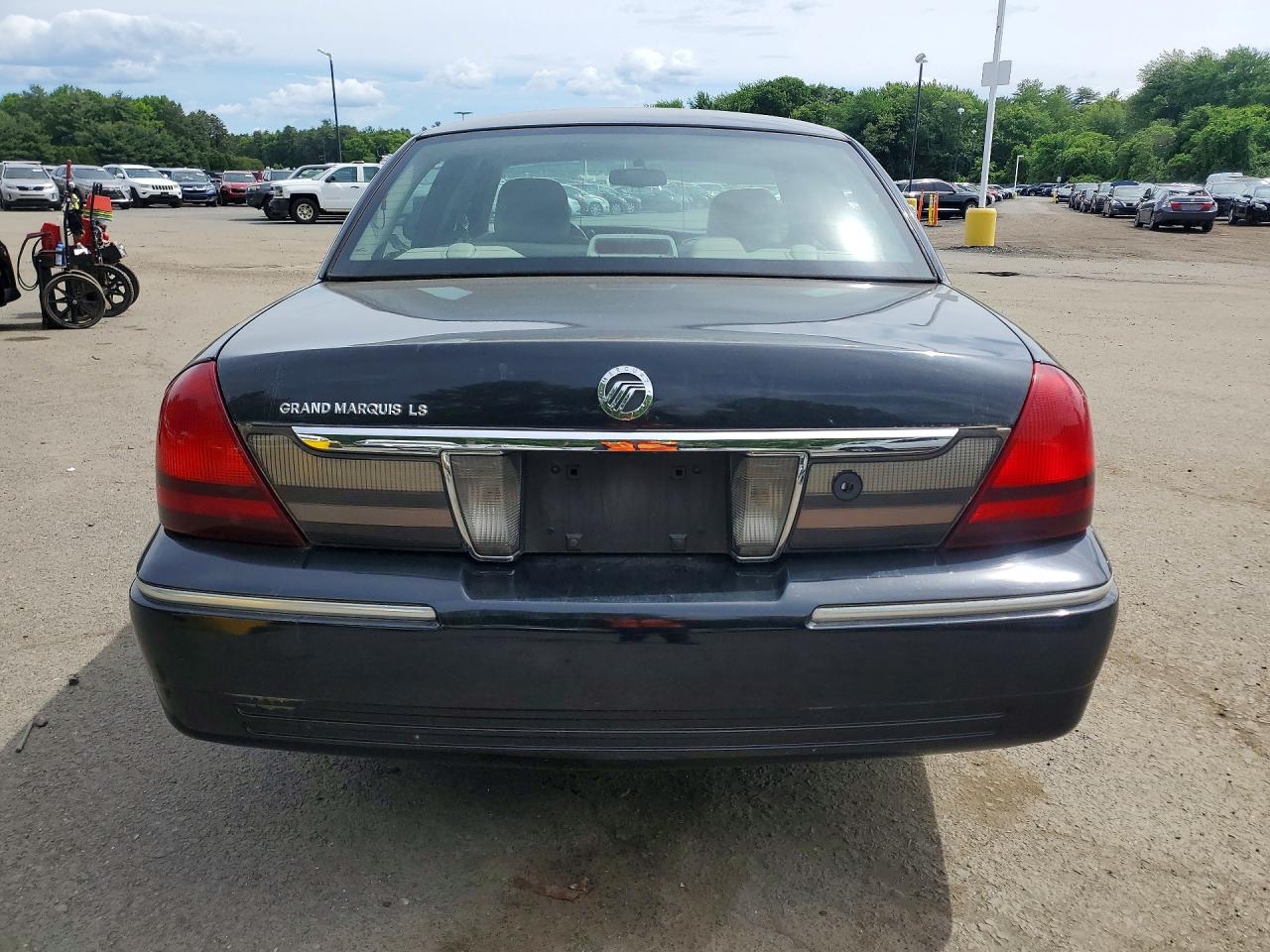 2010 Mercury Grand Marquis Ls Black vin: 2MEBM7FV3AX600196