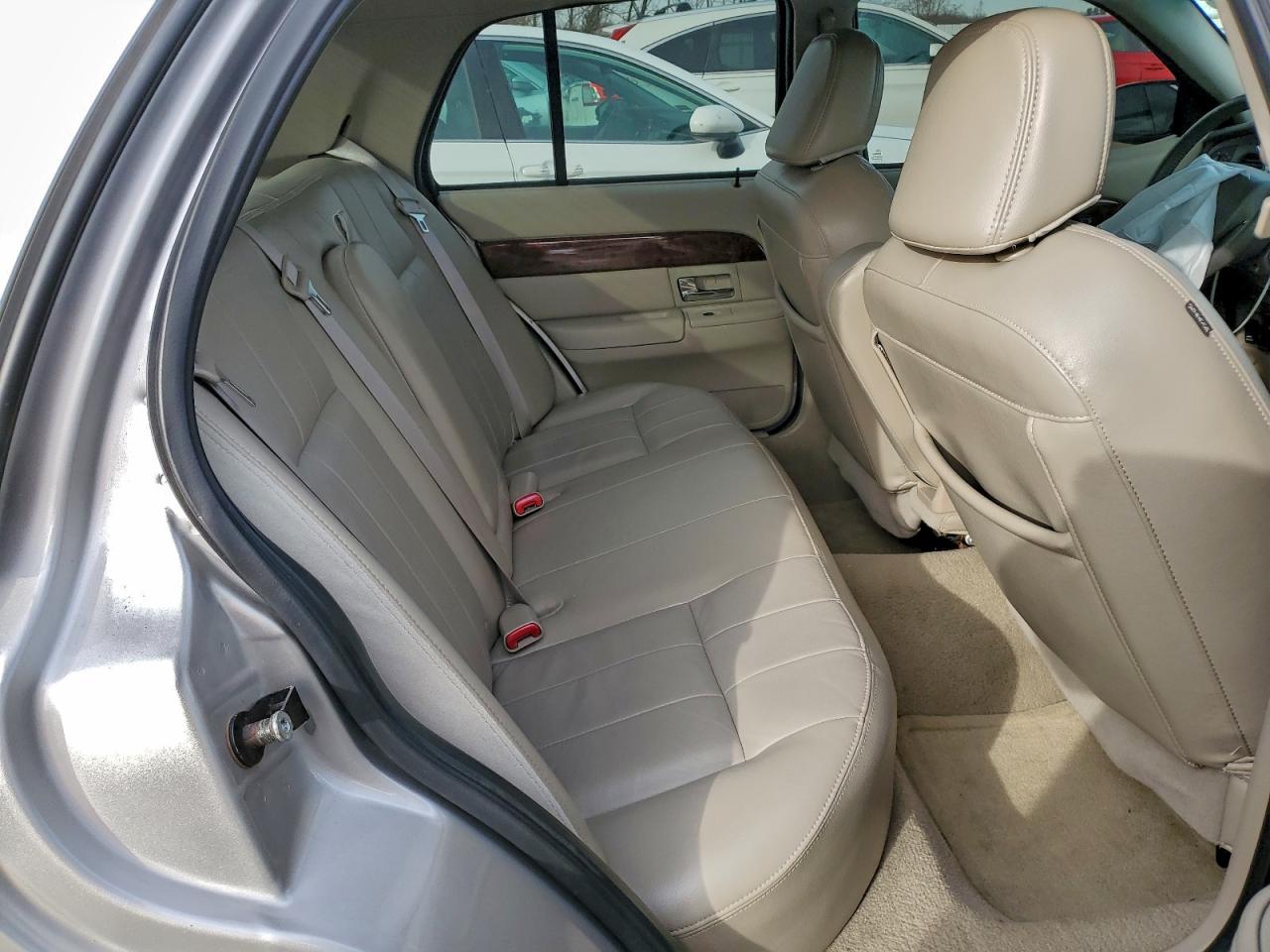2010 Mercury Grand Marquis Ls Silver vin: 2MEBM7FV3AX602255