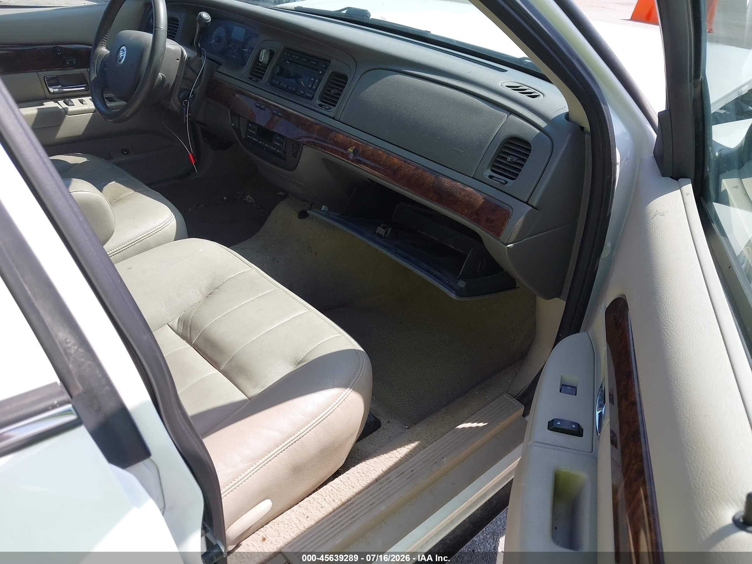 2010 Mercury Grand Marquis Ls (fleet Only) White vin: 2MEBM7FV3AX609092