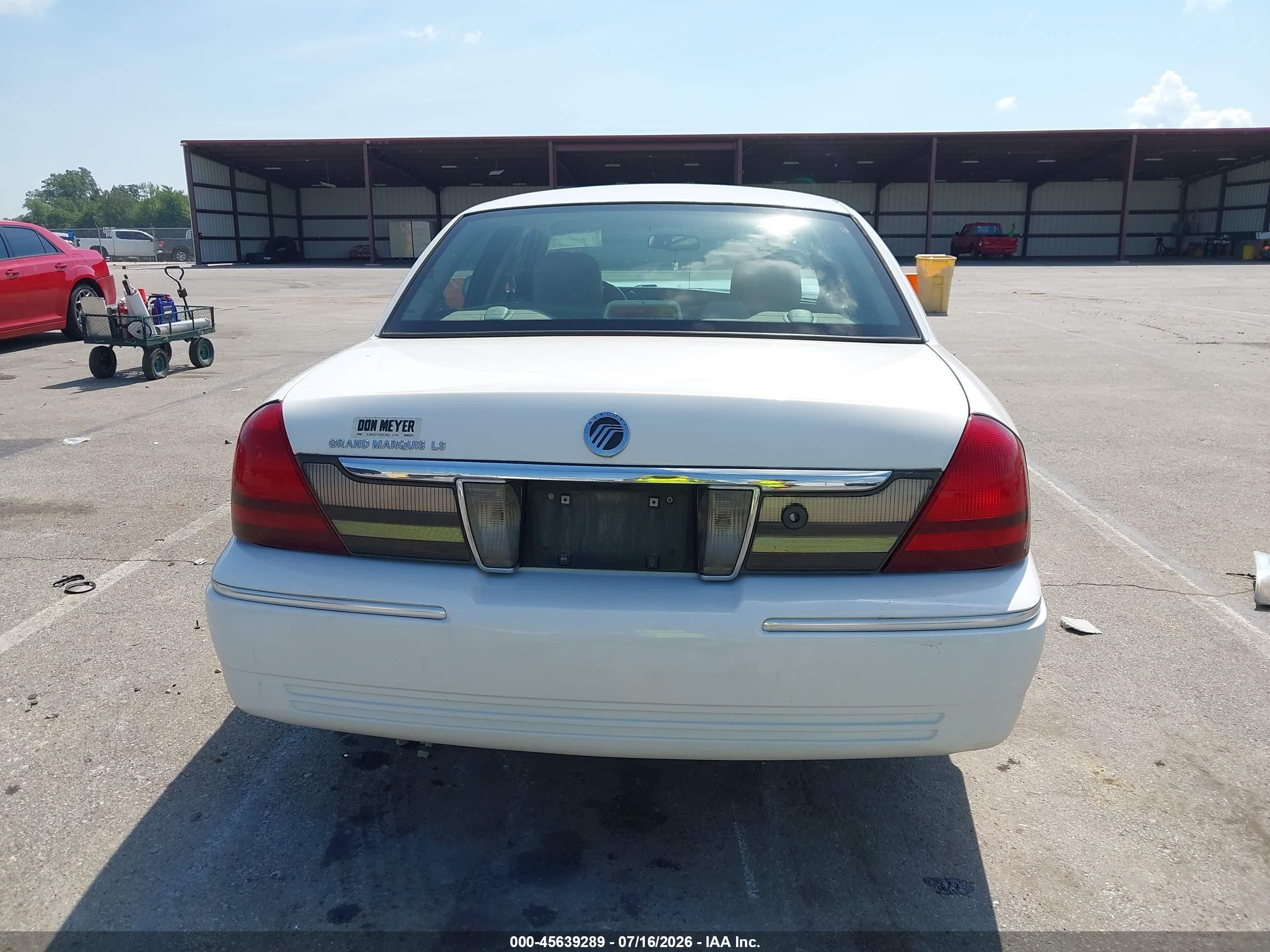2010 Mercury Grand Marquis Ls (fleet Only) White vin: 2MEBM7FV3AX609092