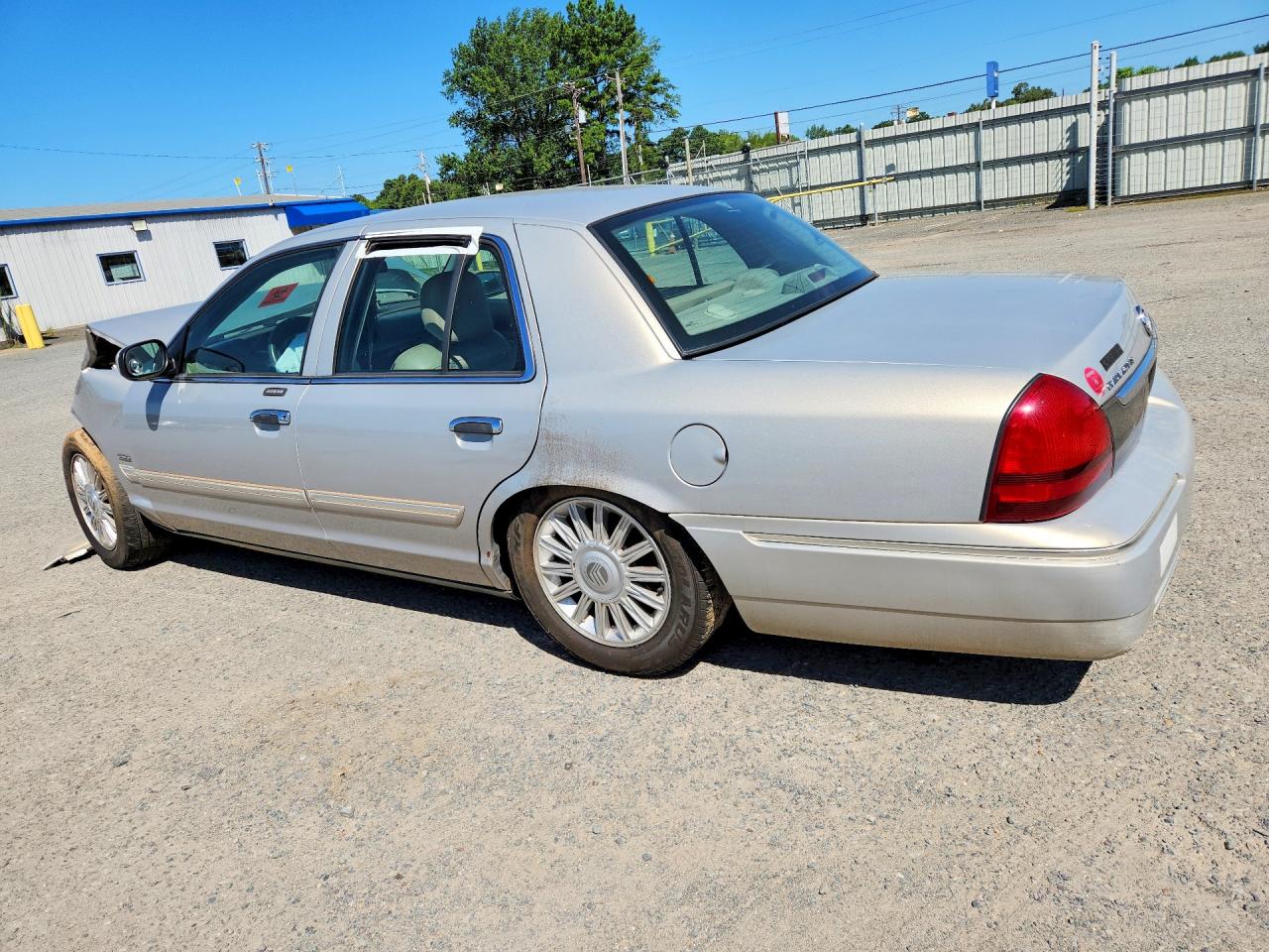 2010 Mercury Grand Marquis Ls Silver vin: 2MEBM7FV3AX612512