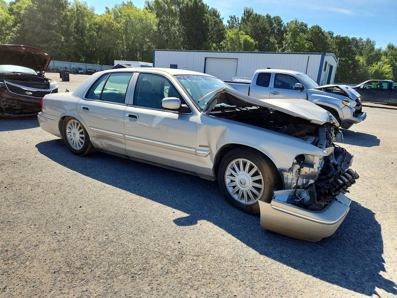 2010 Mercury Grand Marquis Ls Silver vin: 2MEBM7FV3AX612512