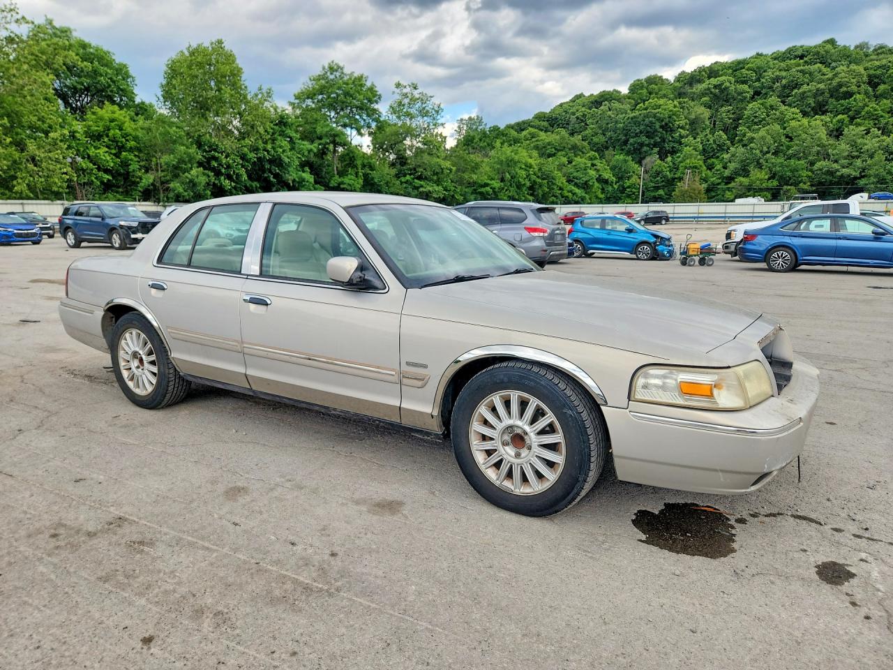 2010 Mercury Grand Marquis Ls Beige vin: 2MEBM7FV3AX628807