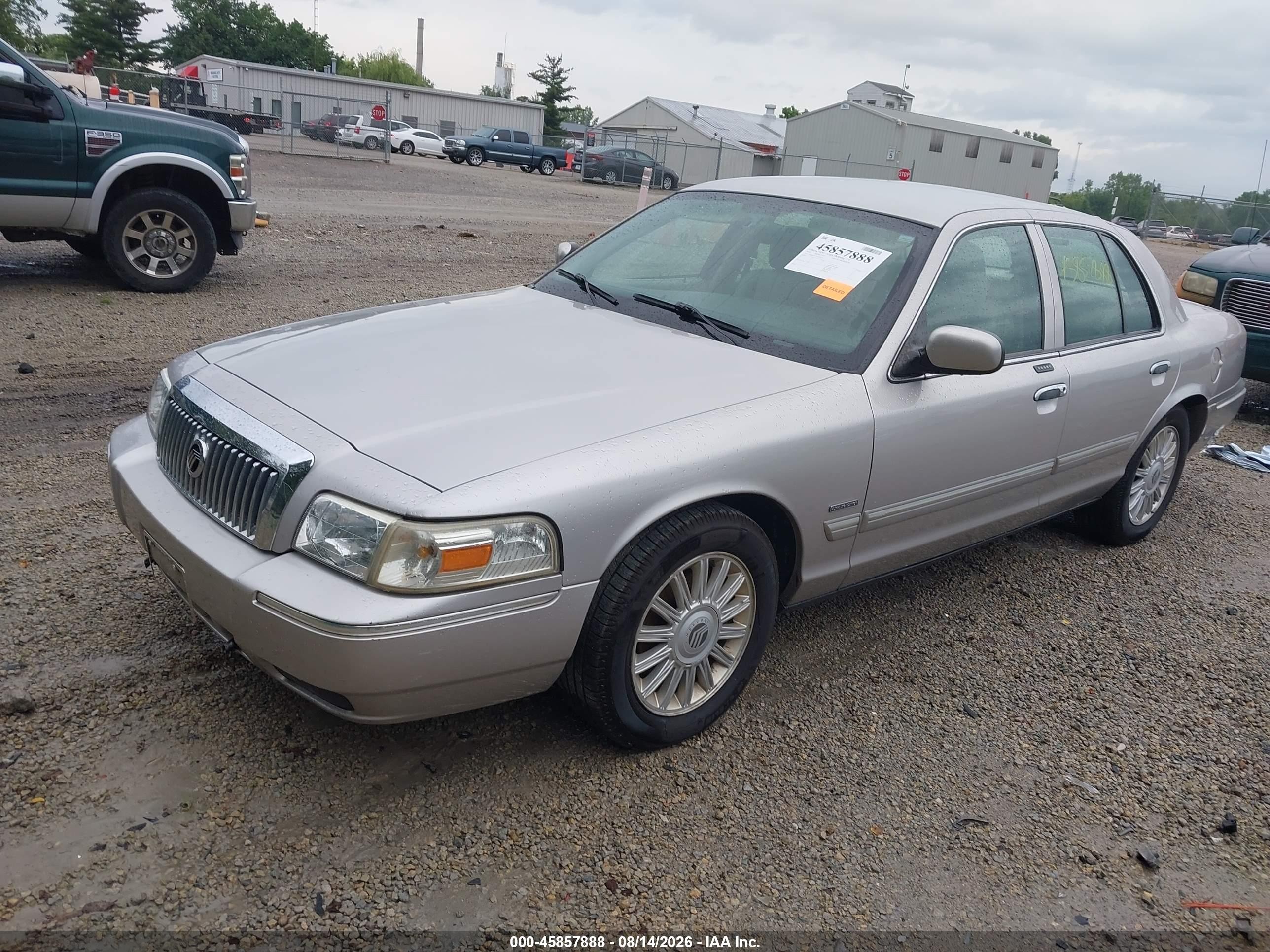 2010 Mercury Grand Marquis Ls (fleet Only) Silver vin: 2MEBM7FV3AX636373