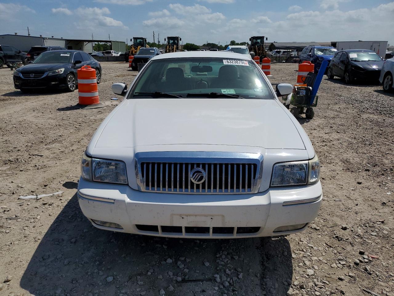 2010 Mercury Grand Marquis Ls White vin: 2MEBM7FV4AX616388