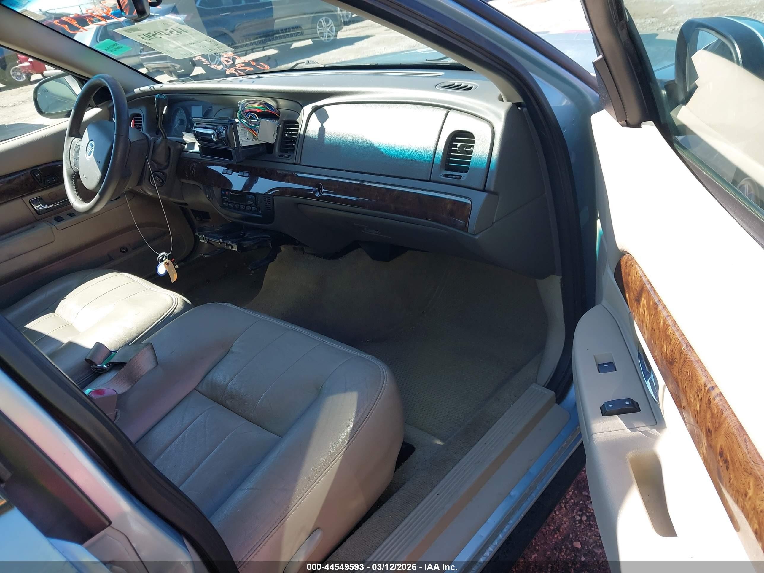 2010 Mercury Grand Marquis Ls (fleet Only) Blue vin: 2MEBM7FV4AX633790
