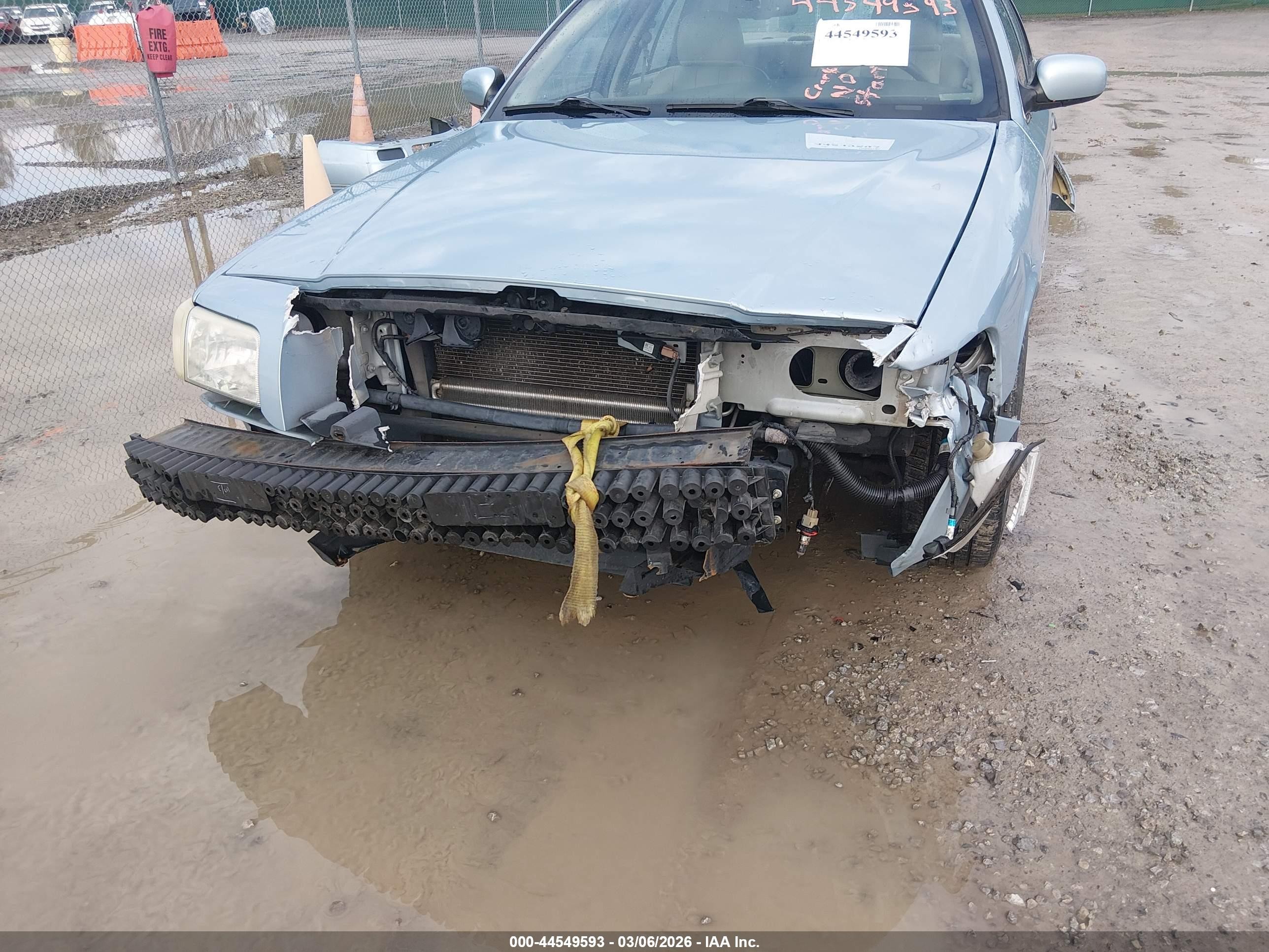 2010 Mercury Grand Marquis Ls (fleet Only) Blue vin: 2MEBM7FV4AX633790