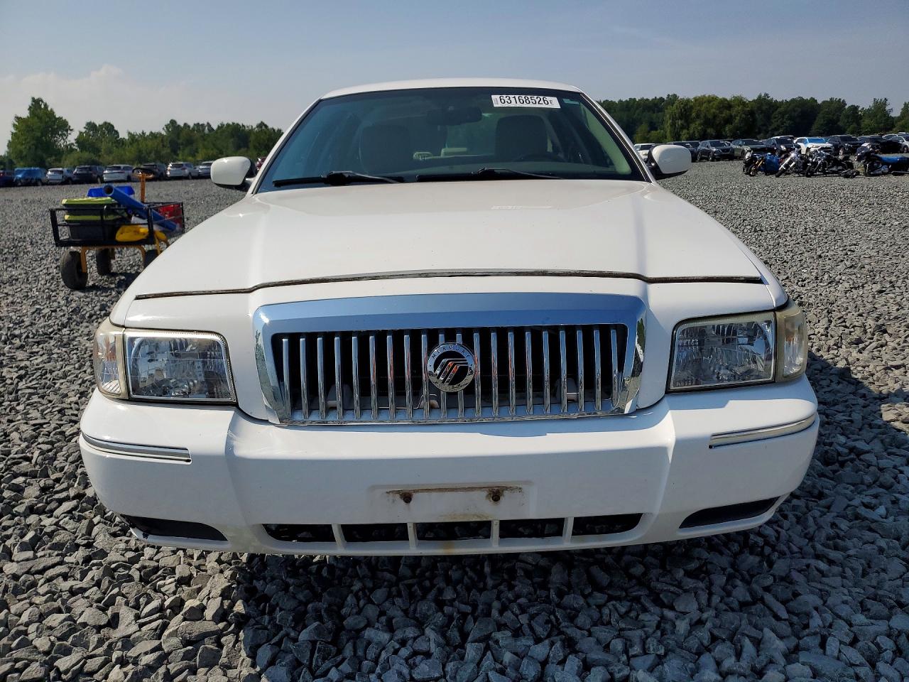 2011 Mercury Grand Marquis Ls White vin: 2MEBM7FV4BX601164