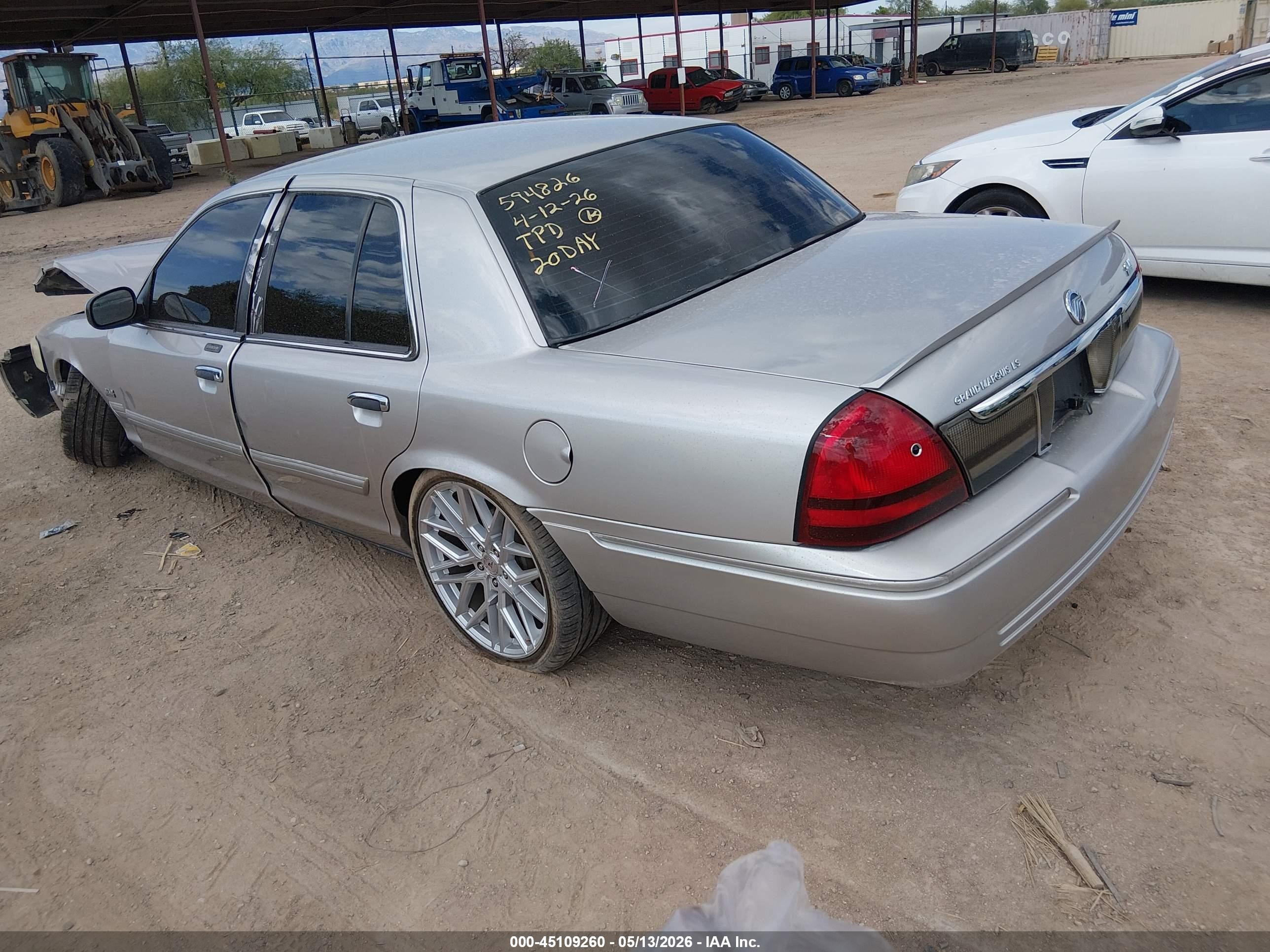 2010 Mercury Grand Marquis Ls (fleet Only) Серебряный vin: 2MEBM7FV5AX612558