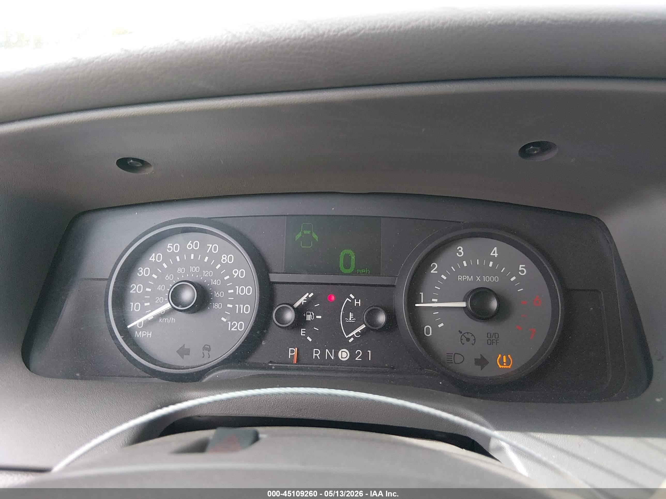 2010 Mercury Grand Marquis Ls (fleet Only) Серебряный vin: 2MEBM7FV5AX612558