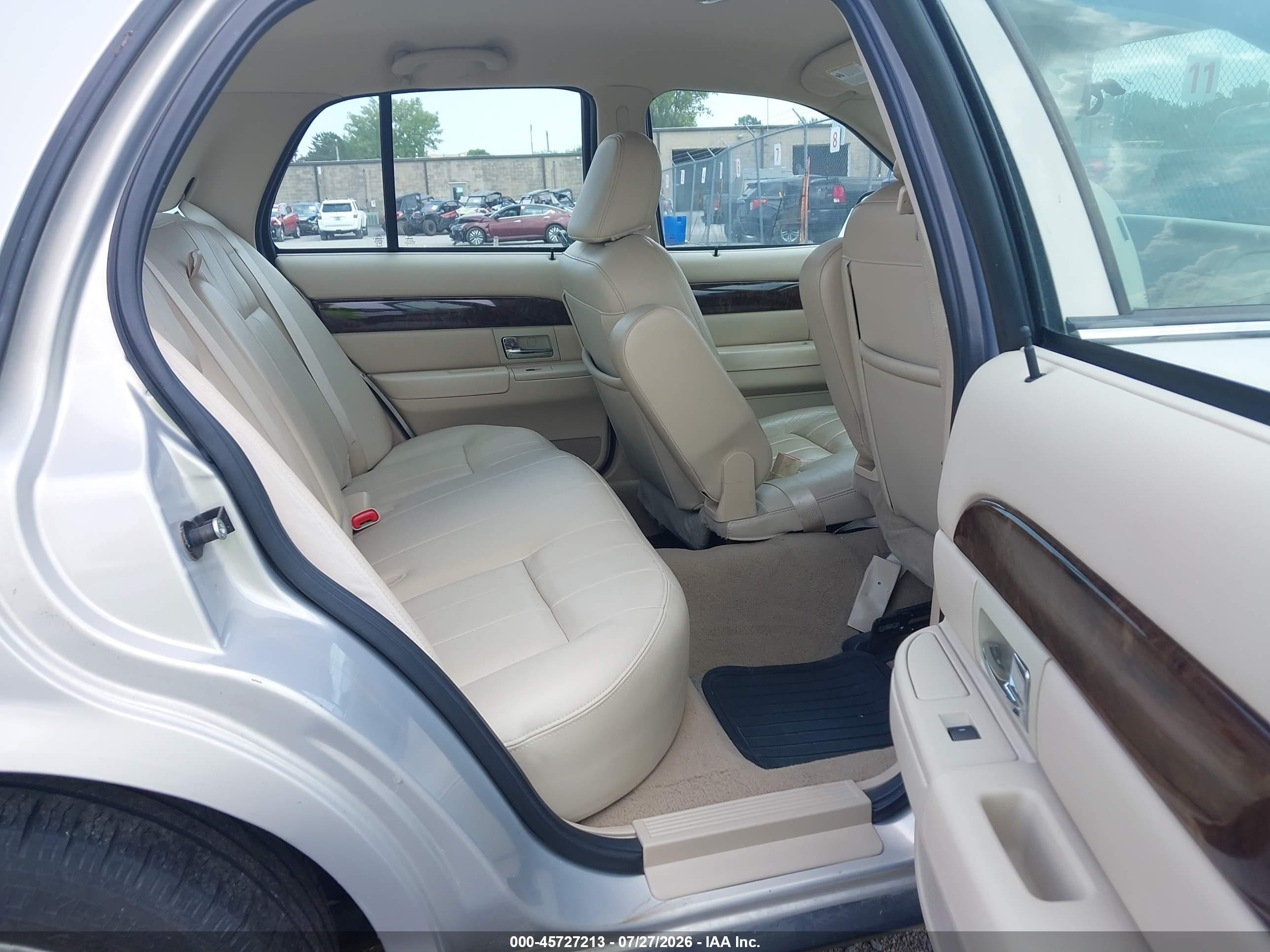 2010 Mercury Grand Marquis Ls (fleet Only) Champagne vin: 2MEBM7FV5AX637704