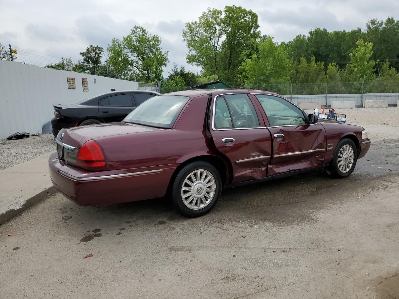 2010 Mercury Grand Marquis Ls Burgundy vin: 2MEBM7FV6AX605554