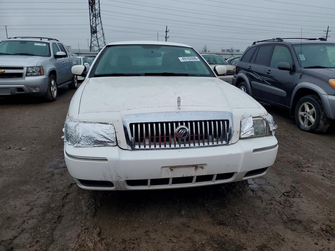 2010 Mercury Grand Marquis White vin: 2MEBM7FV6AX630115