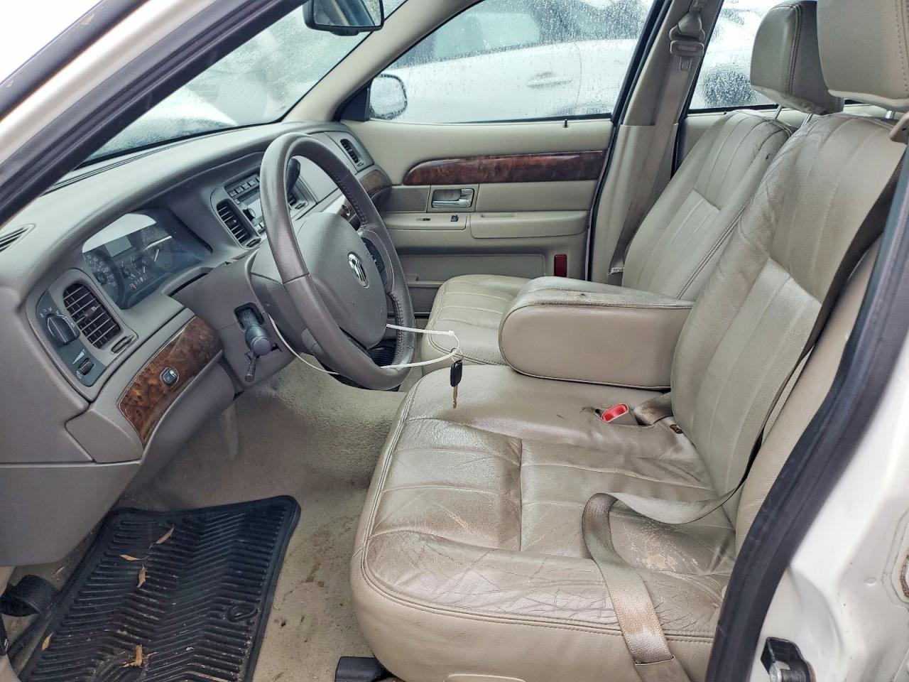 2010 Mercury Grand Marquis White vin: 2MEBM7FV6AX630115
