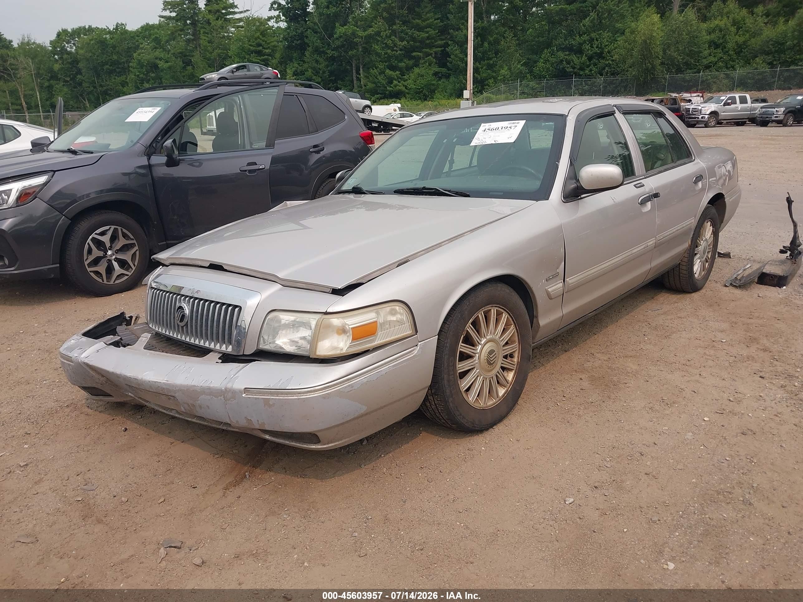 2010 Mercury Grand Marquis Ls (fleet Only) Silver vin: 2MEBM7FV6AX636951