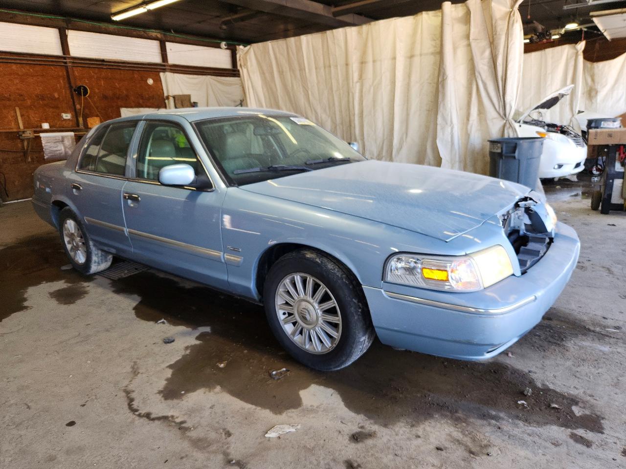 2011 Mercury Grand Marquis Ls Blue vin: 2MEBM7FV6BX600114