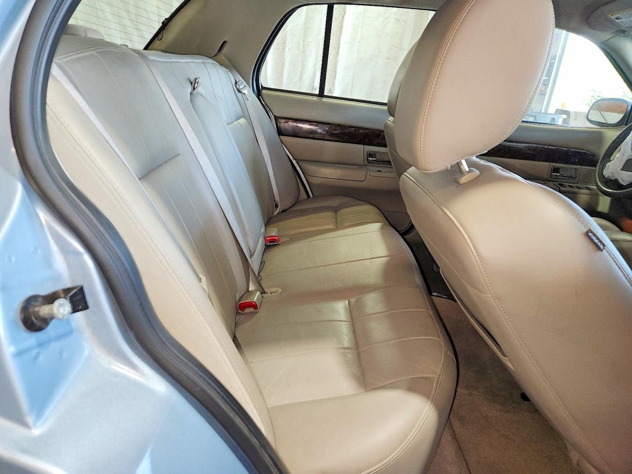 2011 Mercury Grand Marquis Ls Blue vin: 2MEBM7FV6BX600114