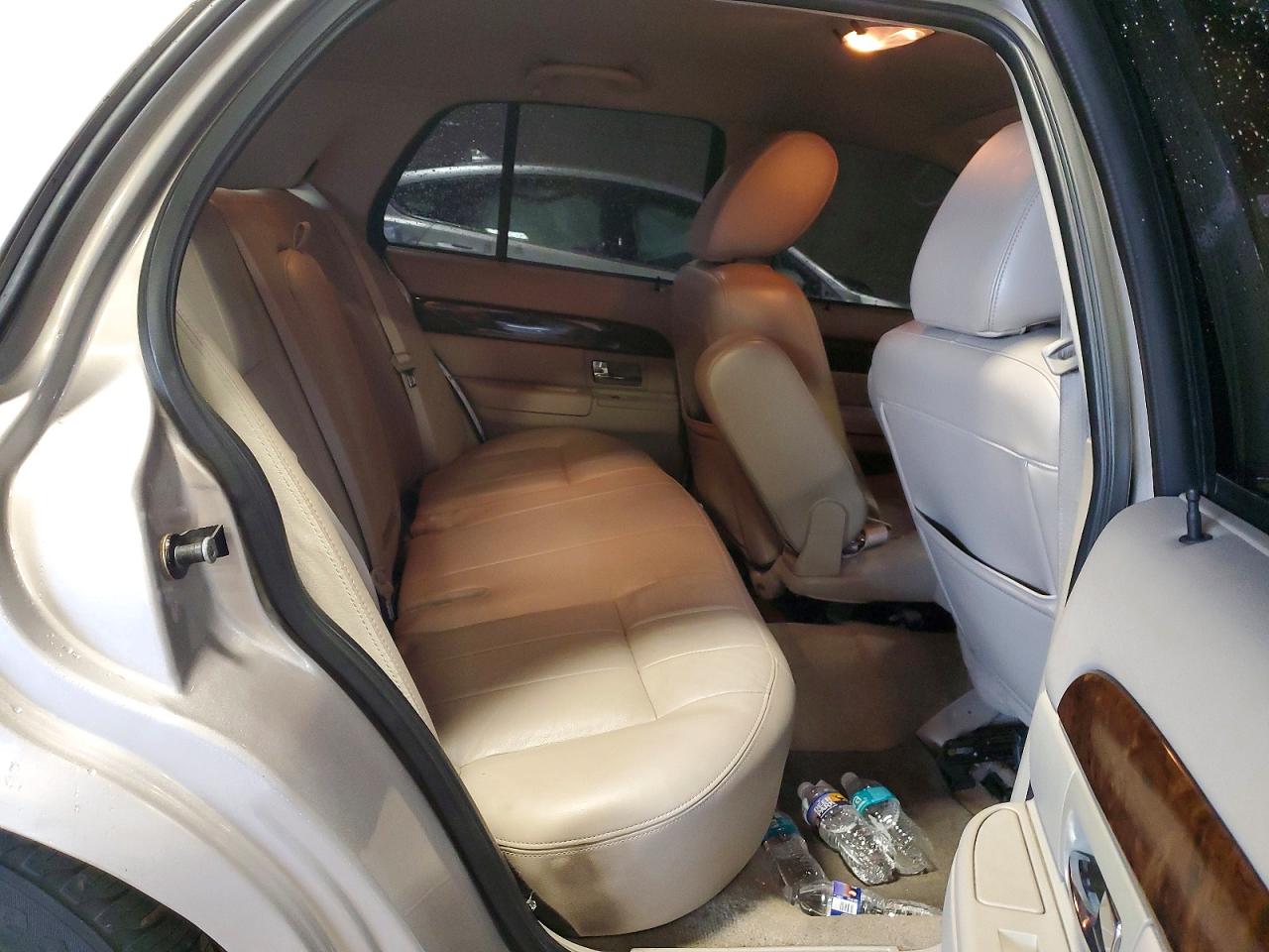 2011 Mercury Grand Marquis Ls Silver vin: 2MEBM7FV6BX603174
