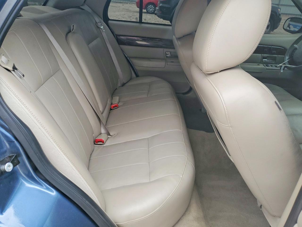 2011 Mercury Grand Marquis Ls Blue vin: 2MEBM7FV6BX605622