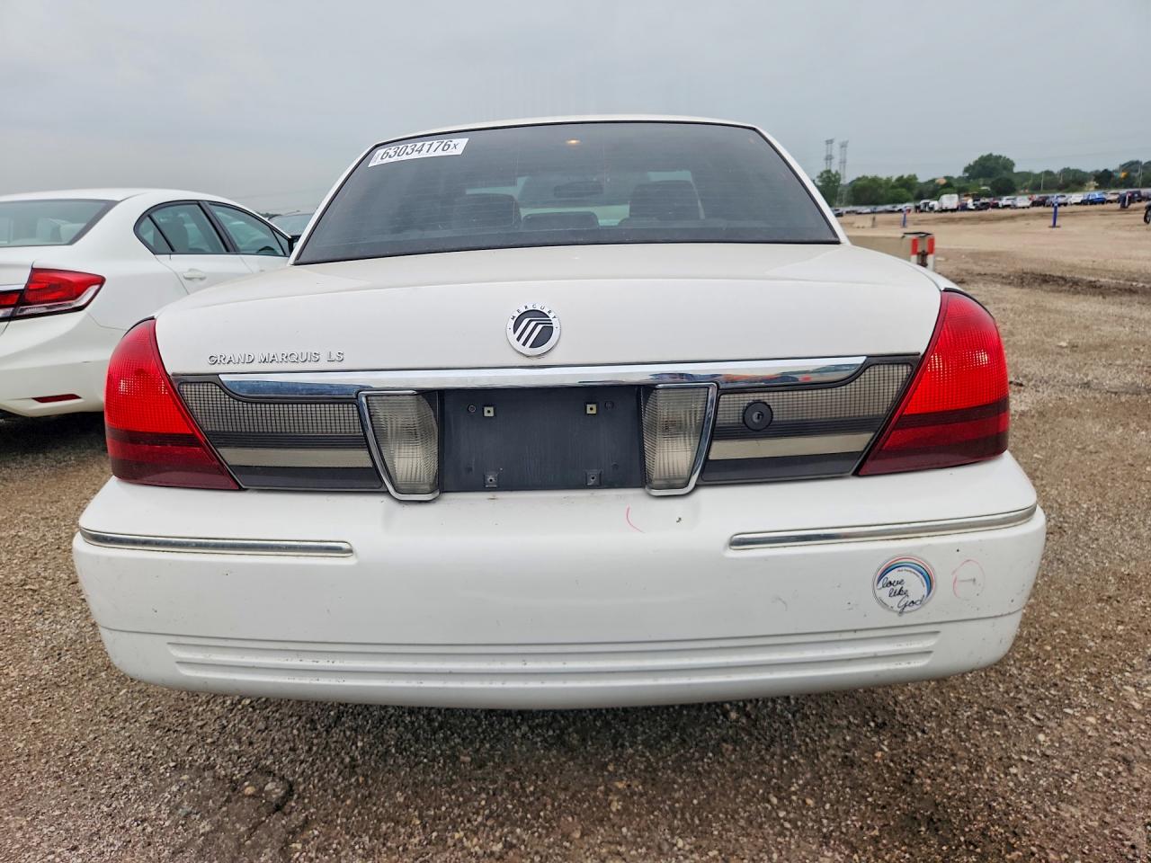 2011 Mercury Grand Marquis Ls Белый vin: 2MEBM7FV6BX609301