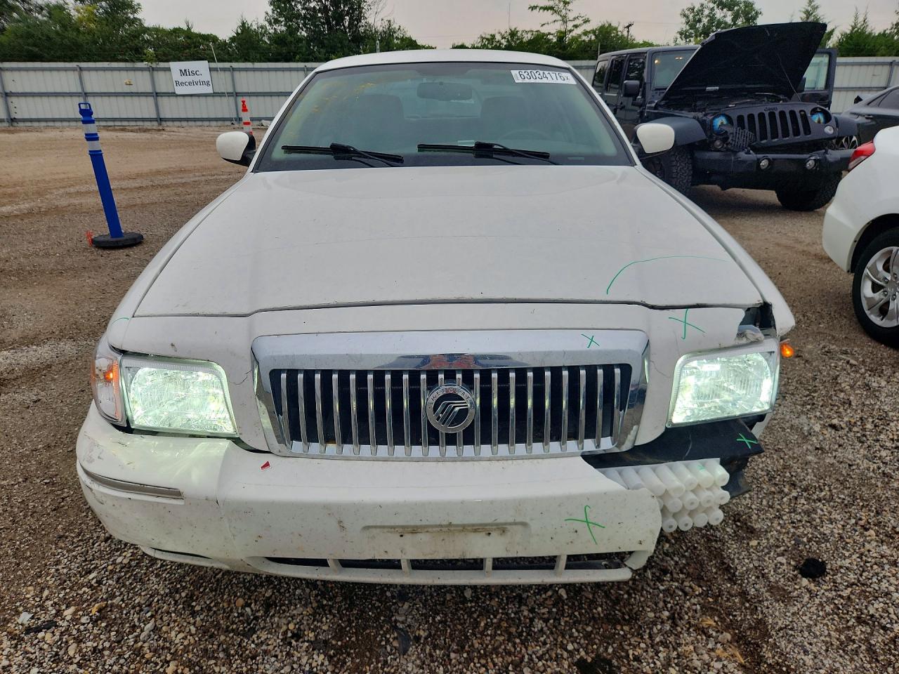 2011 Mercury Grand Marquis Ls Белый vin: 2MEBM7FV6BX609301