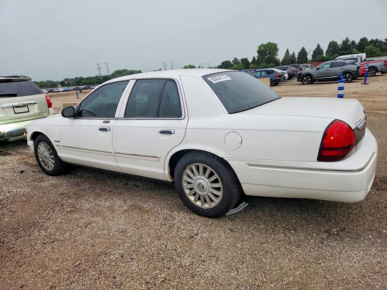2011 Mercury Grand Marquis Ls Белый vin: 2MEBM7FV6BX609301
