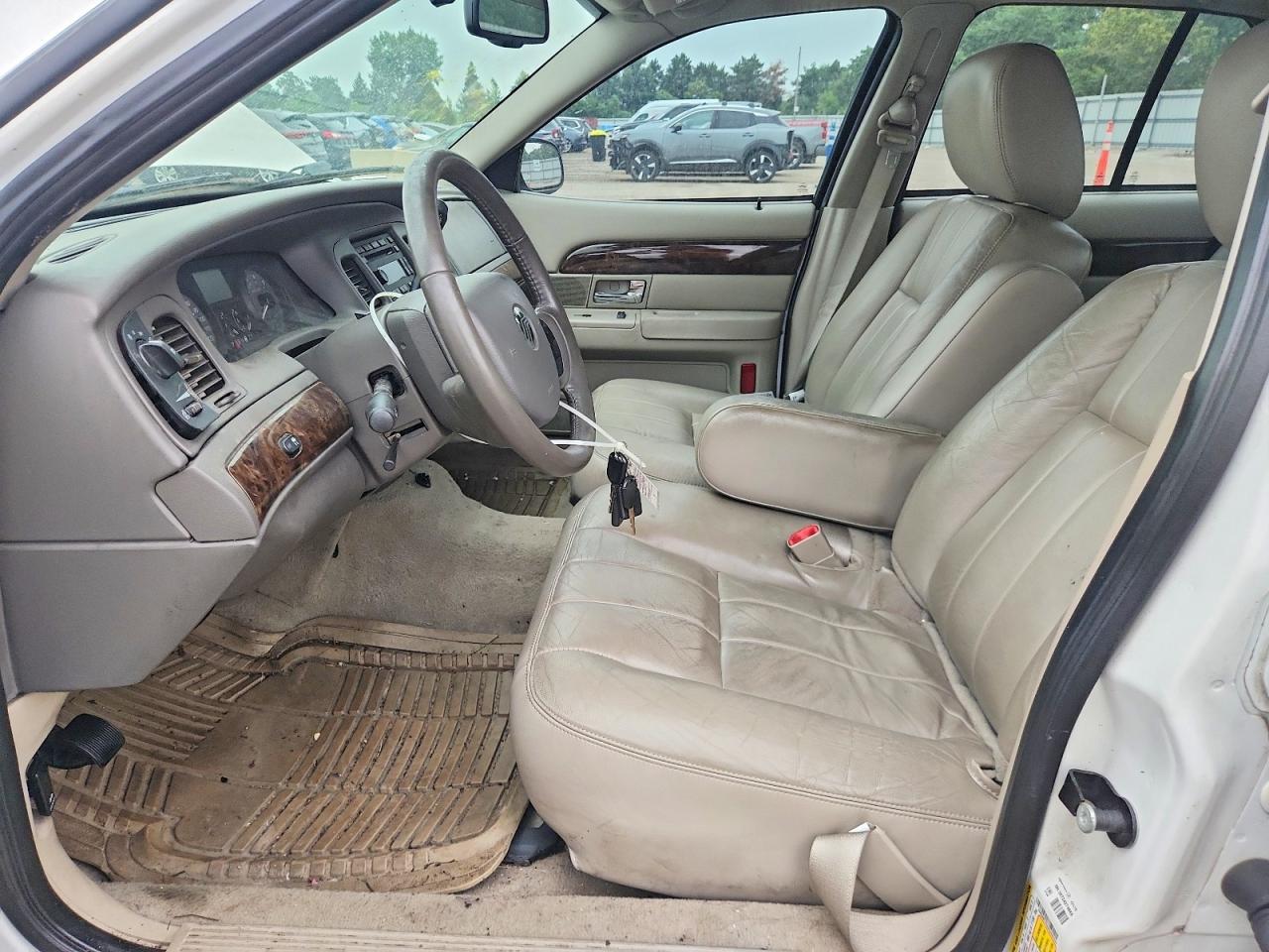 2011 Mercury Grand Marquis Ls Белый vin: 2MEBM7FV6BX609301
