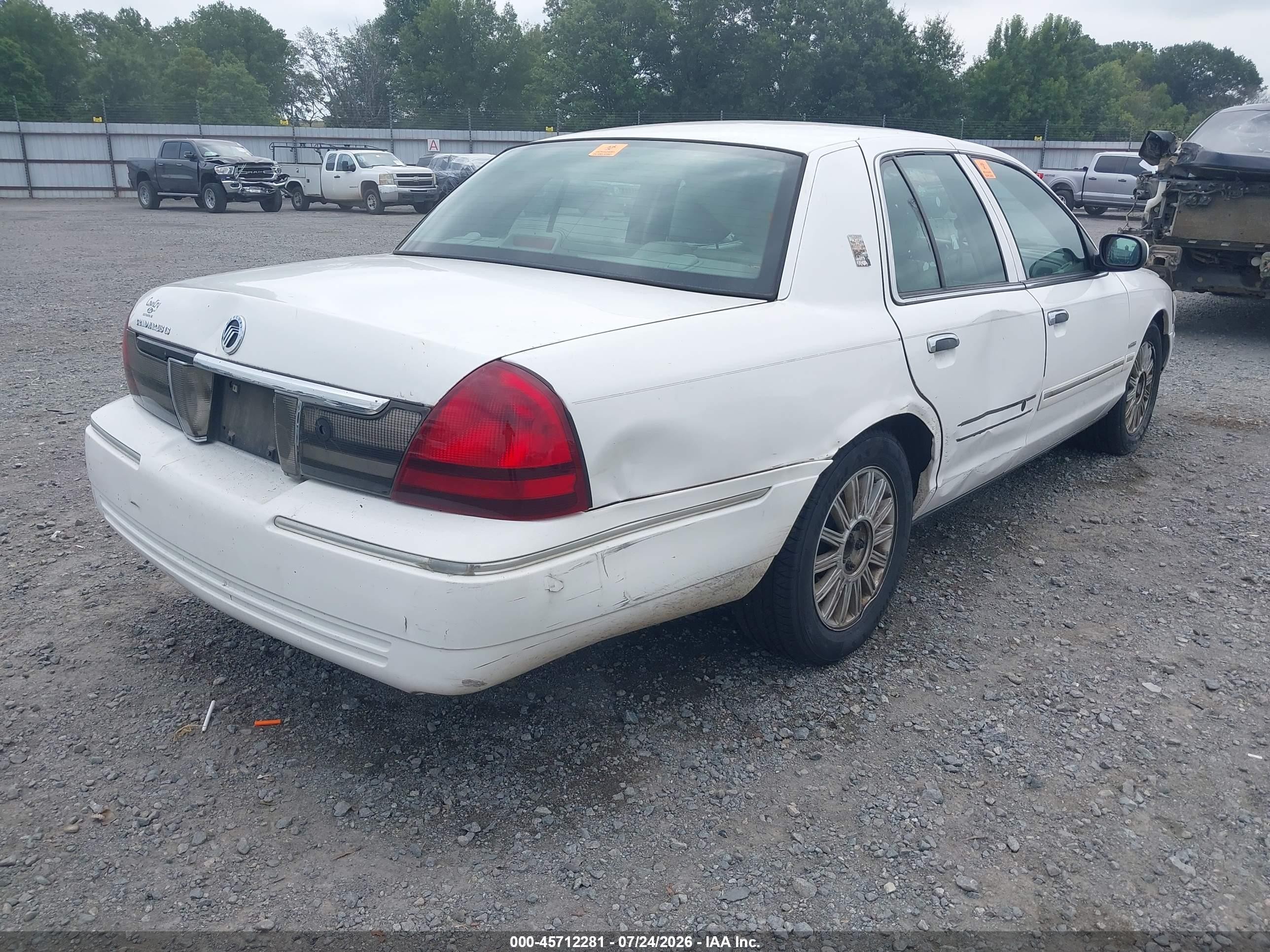 2010 Mercury Grand Marquis Ls (fleet Only) White vin: 2MEBM7FV7AX610097