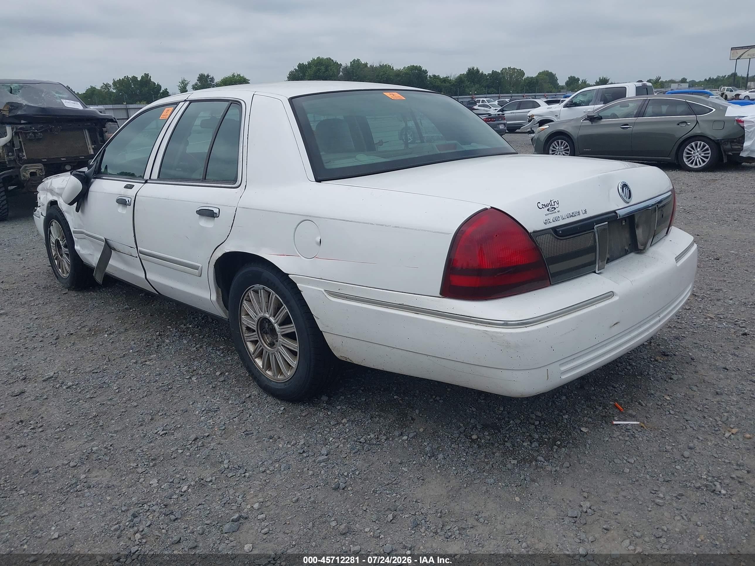 2010 Mercury Grand Marquis Ls (fleet Only) White vin: 2MEBM7FV7AX610097