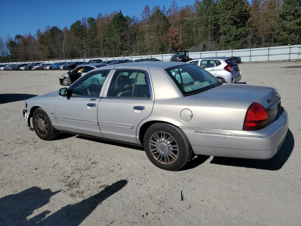 2010 Mercury Grand Marquis Ls Gray vin: 2MEBM7FV7AX612559