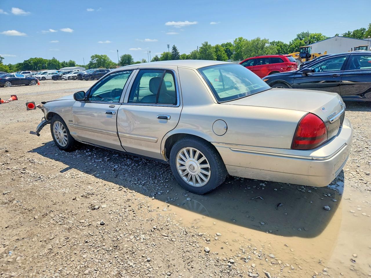 2010 Mercury Grand Marquis Ls Silver vin: 2MEBM7FV7AX621701