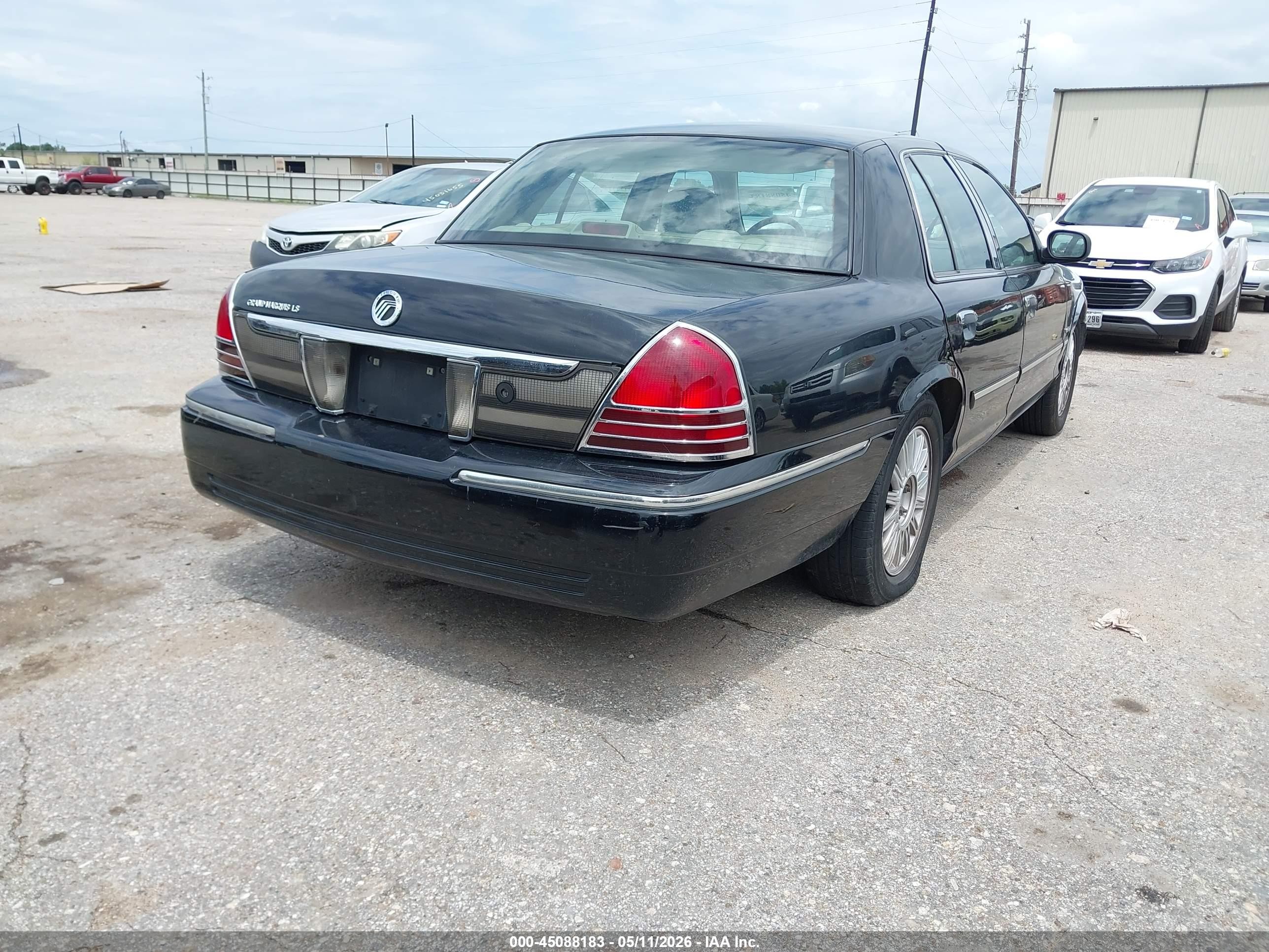 2010 Mercury Grand Marquis Ls (fleet Only) Black vin: 2MEBM7FV8AX600310