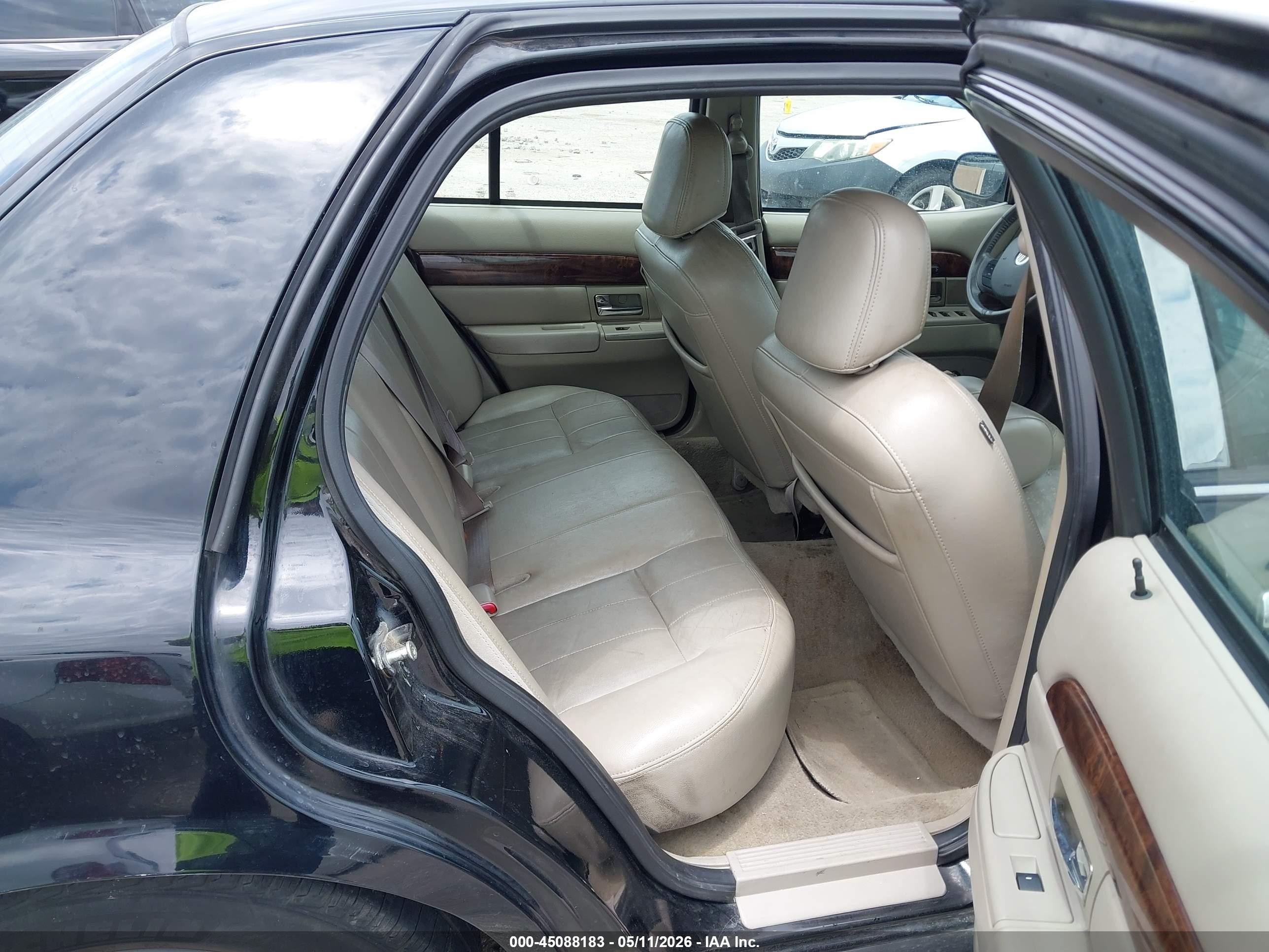 2010 Mercury Grand Marquis Ls (fleet Only) Black vin: 2MEBM7FV8AX600310