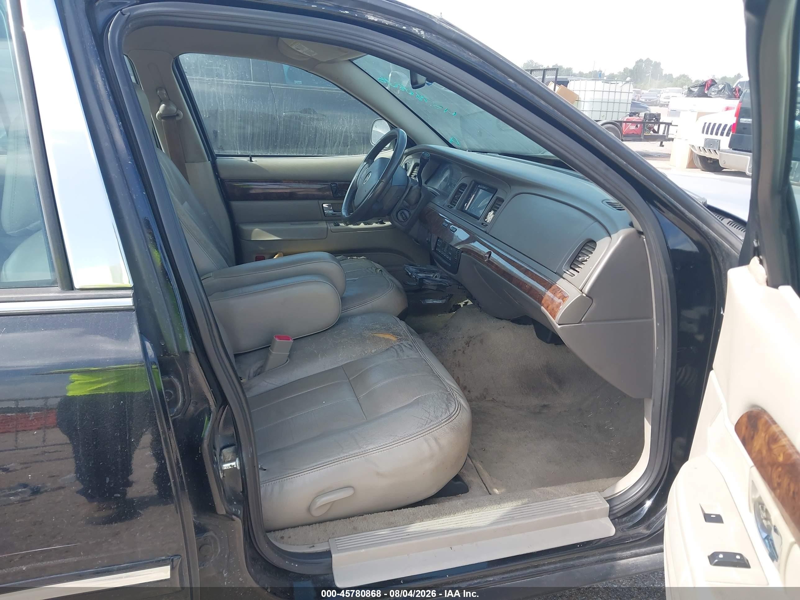 2010 Mercury Grand Marquis Ls (fleet Only) Black vin: 2MEBM7FV8AX600310