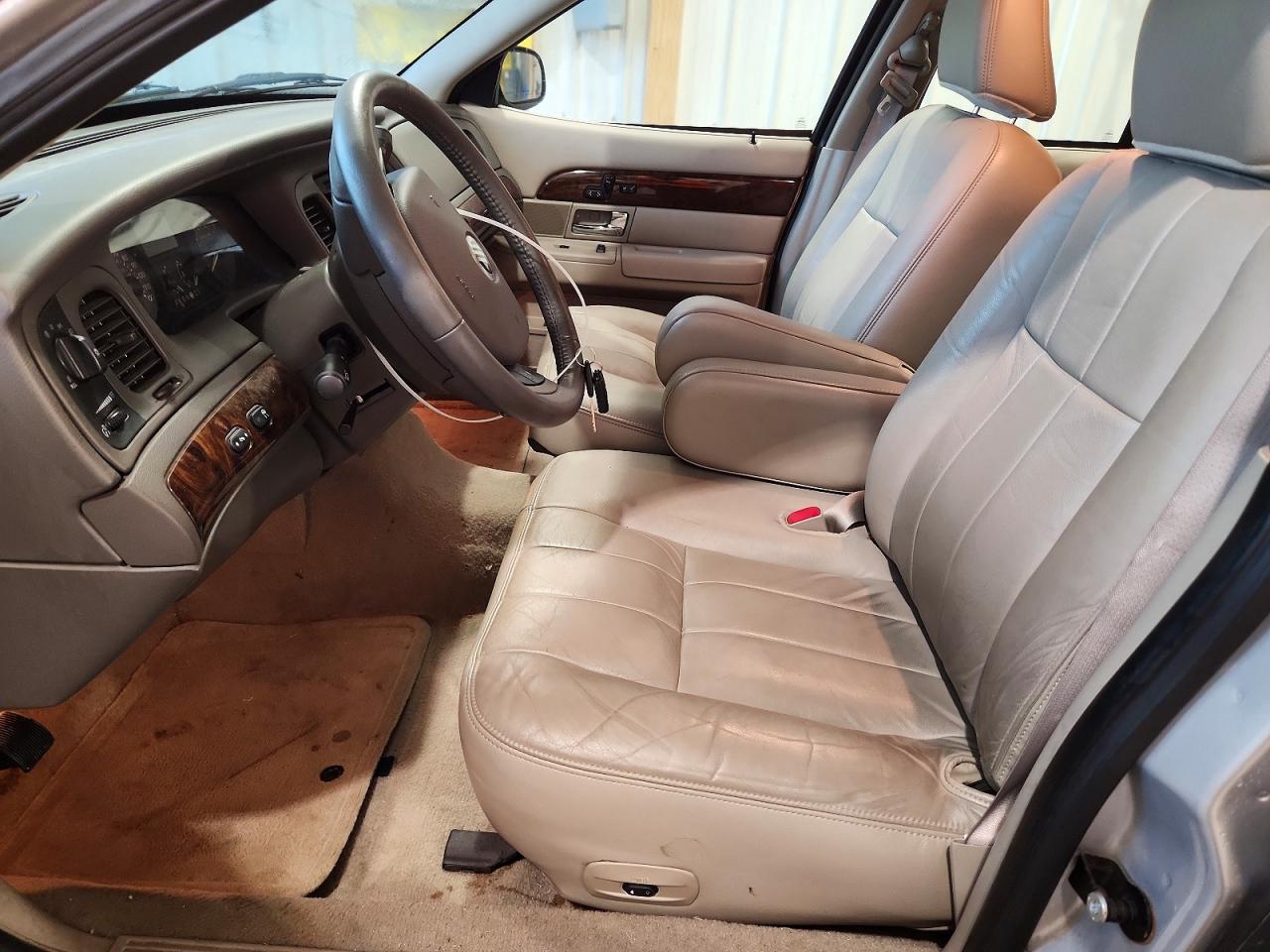2010 Mercury Grand Marquis Ls Gold vin: 2MEBM7FV8AX600789