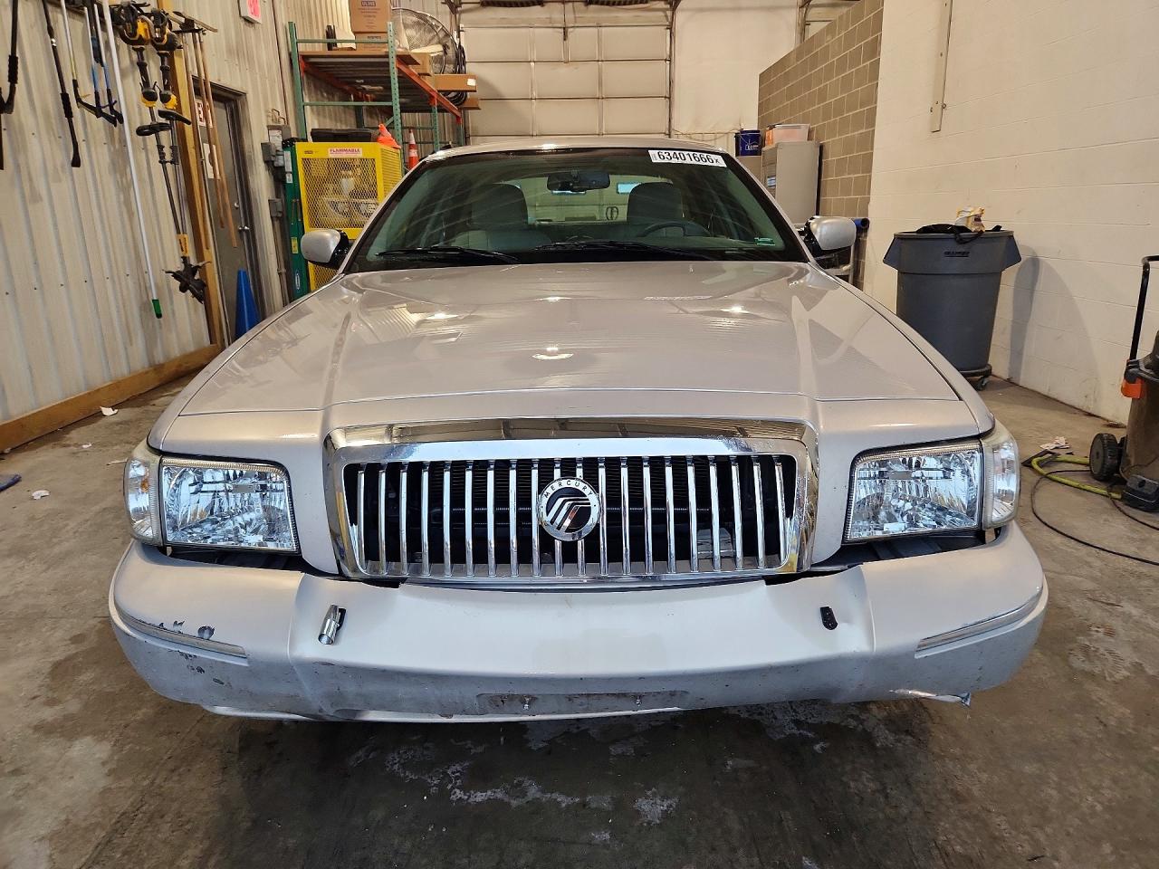 2010 Mercury Grand Marquis Ls Gold vin: 2MEBM7FV8AX600789