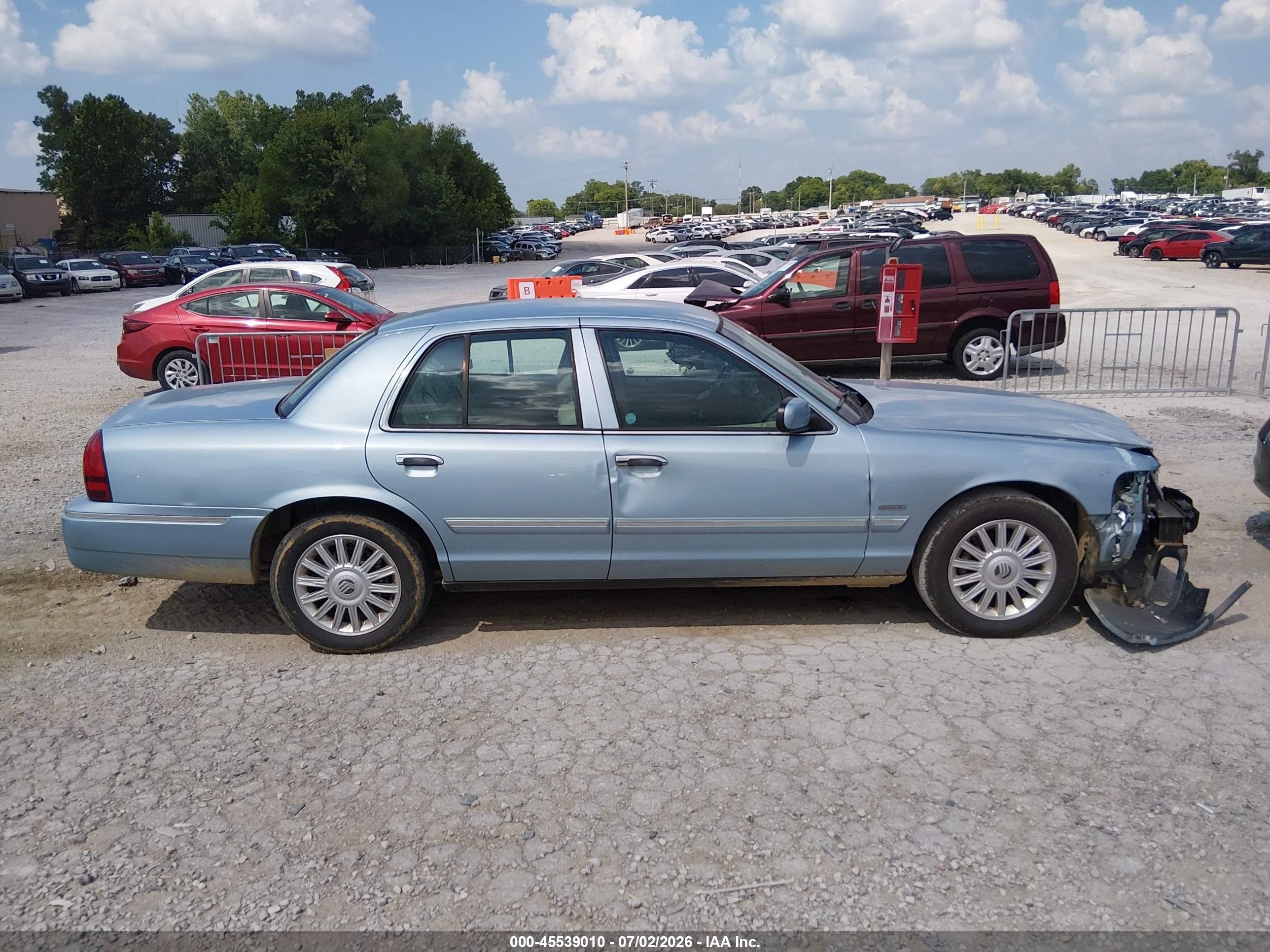 2010 Mercury Grand Marquis Ls (fleet Only) Blue vin: 2MEBM7FV9AX605662